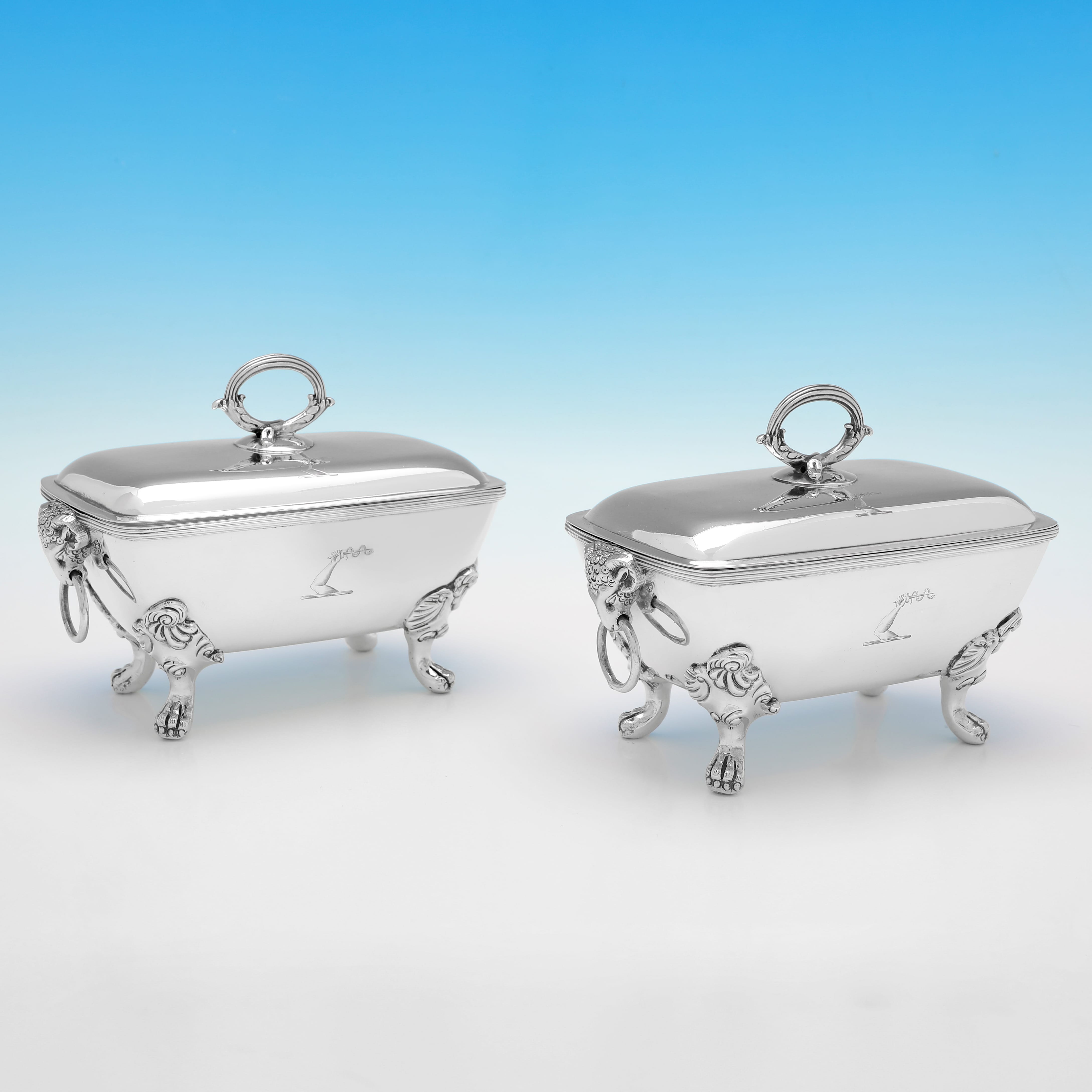 Paire de soupières à sauce en argent massif d
époque George III, fabriquées en 1801