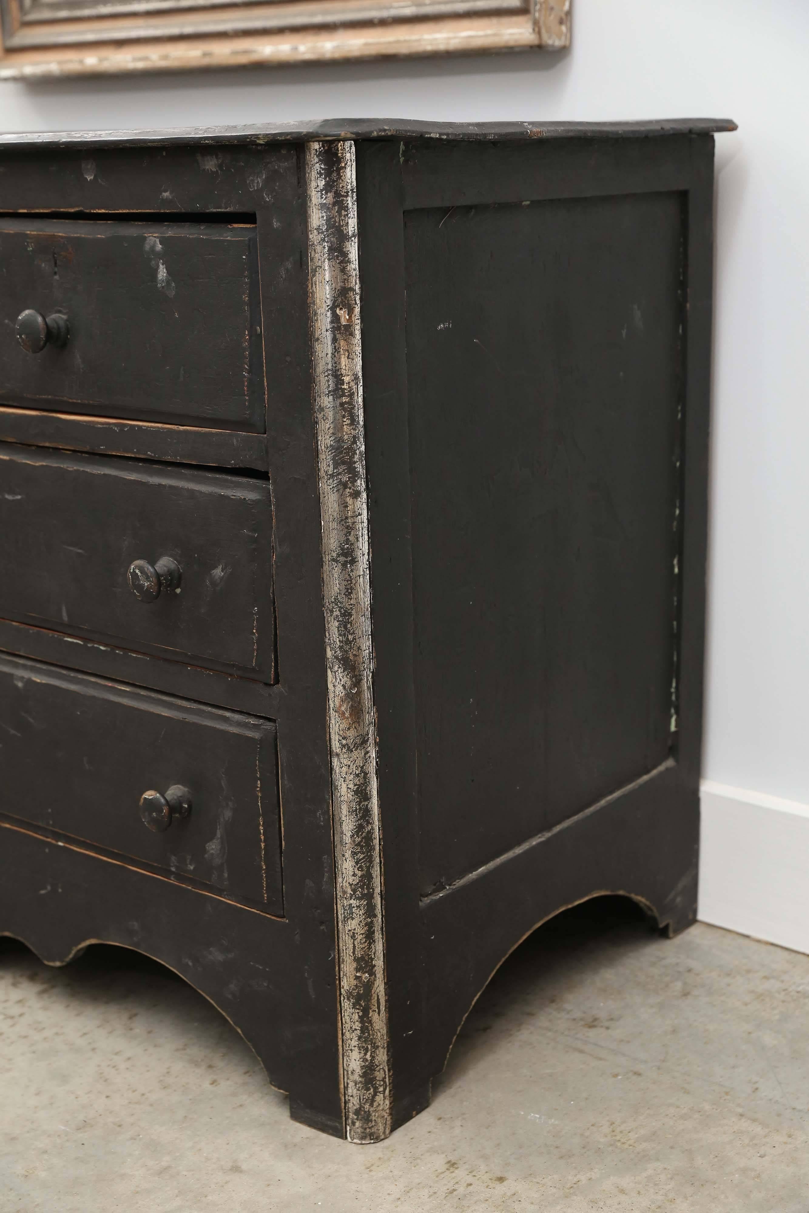 Gilt 19th-20th Century Spanish Painted Black Chest with Silver Leaf Corners