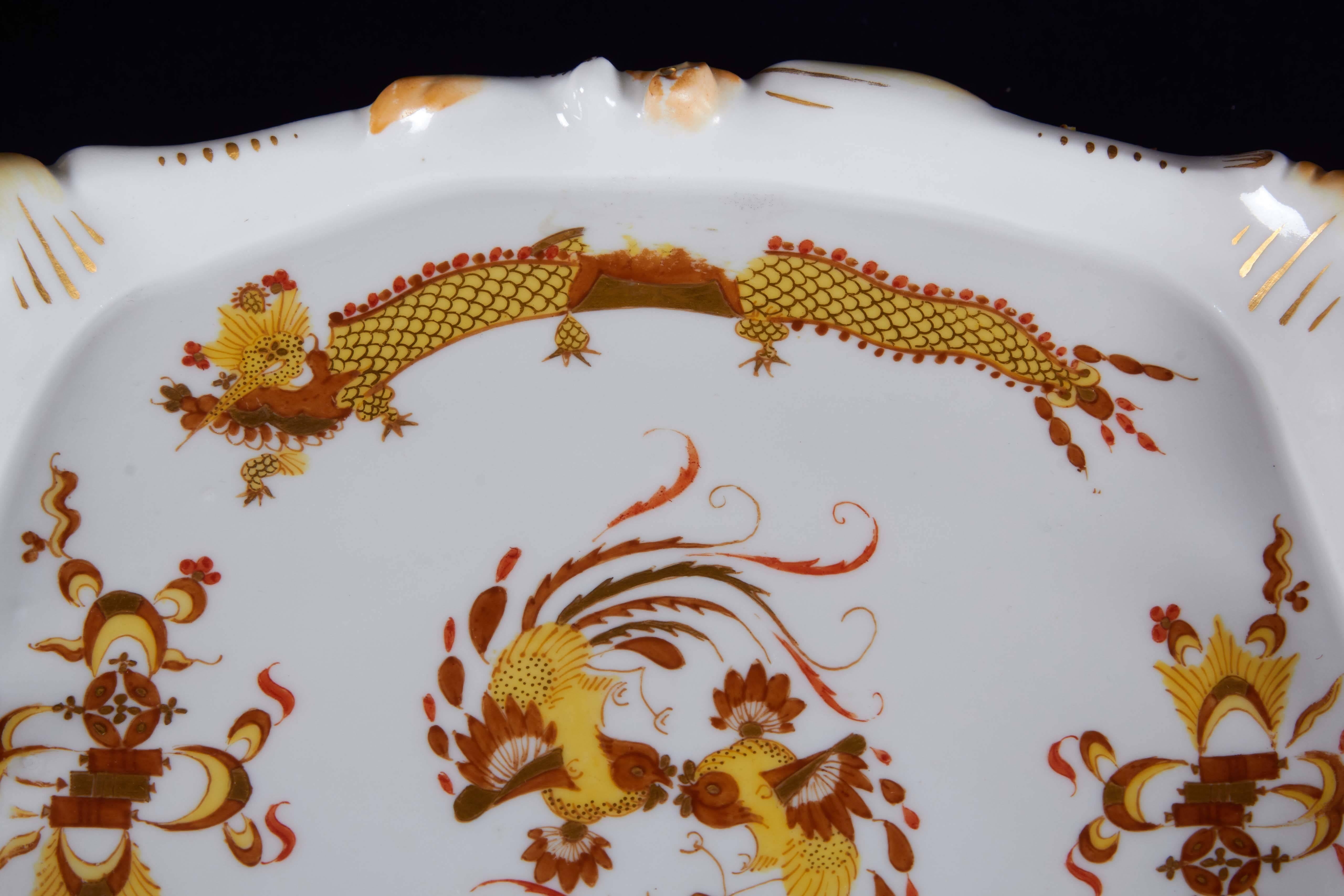 Garniture chinoiseries en porcelaine de Meissen incrustée de fleurs « dragon d'or » Bon état - En vente à New York, NY