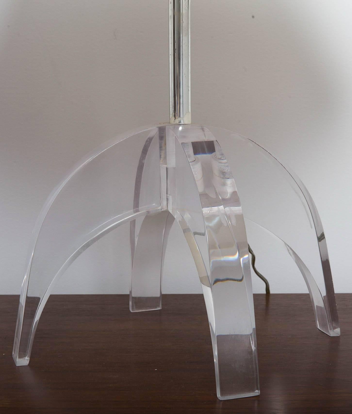 Pair of Lucite Lamps In Good Condition For Sale In East Hampton, NY