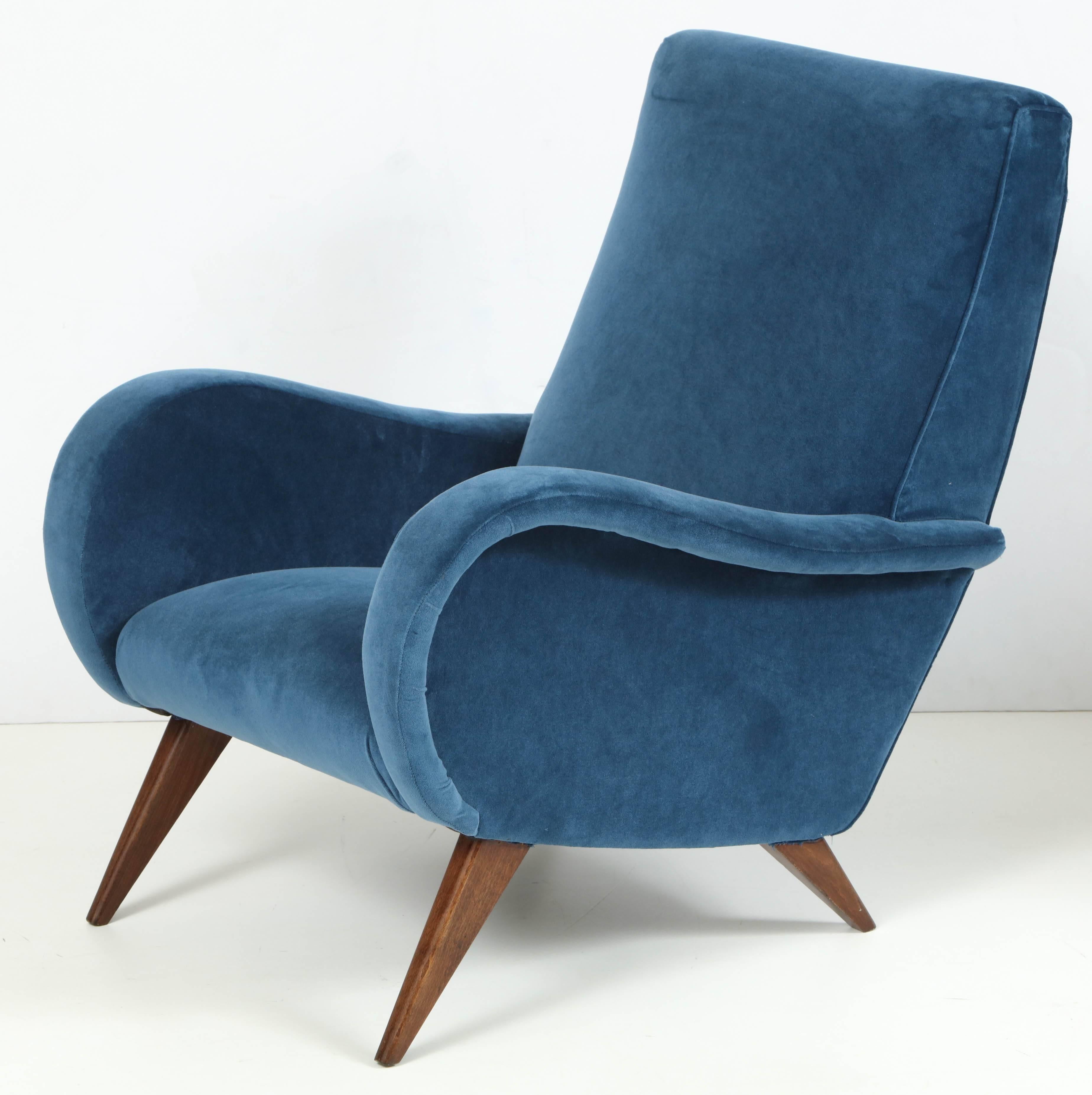 Pair of Mid-Century Italian Marco Zanuso style Armchairs in Blue Velvet 1
