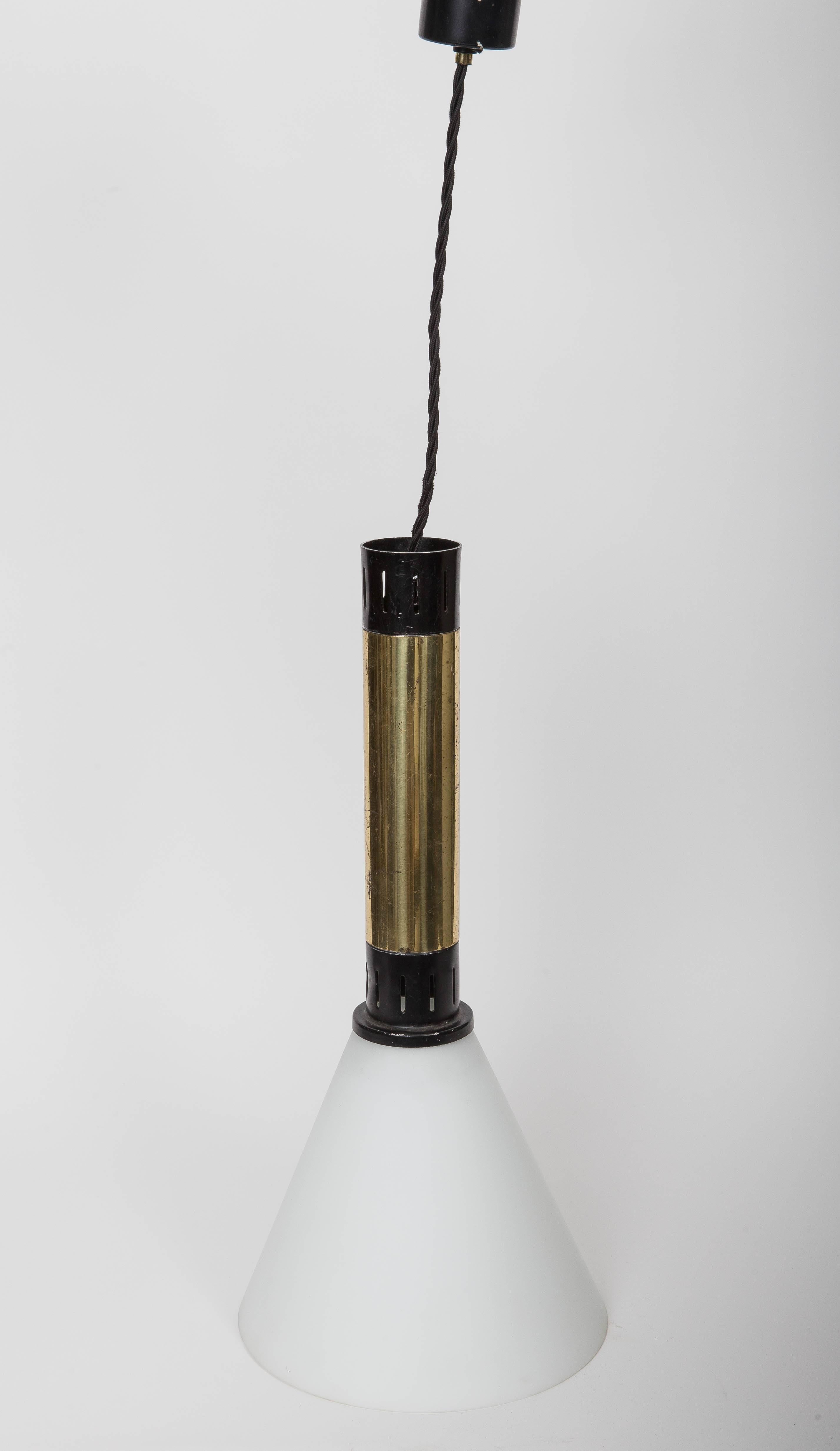 Sleek Hanging Light in Varnished Metal and Brass by Stilnovo, Italy, c. 1950s. 

