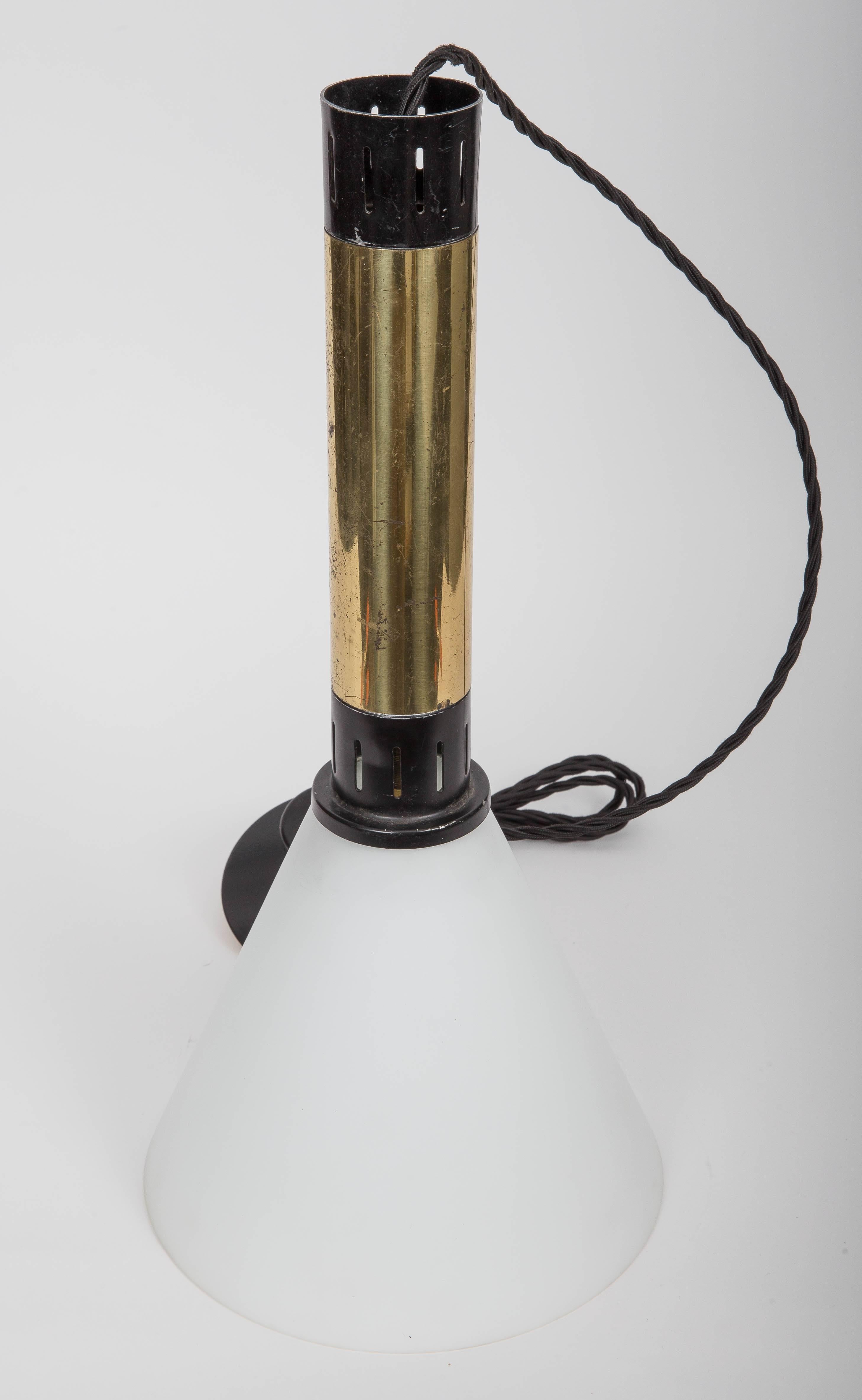 Hanging Light in Varnished Metal and Brass by Stilnovo, Italy, c. 1950s For Sale 1