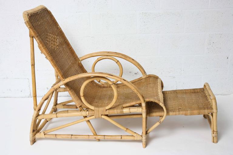 Nice Vintage French Provence Bamboo and Rattan Longue Chaise with Legs