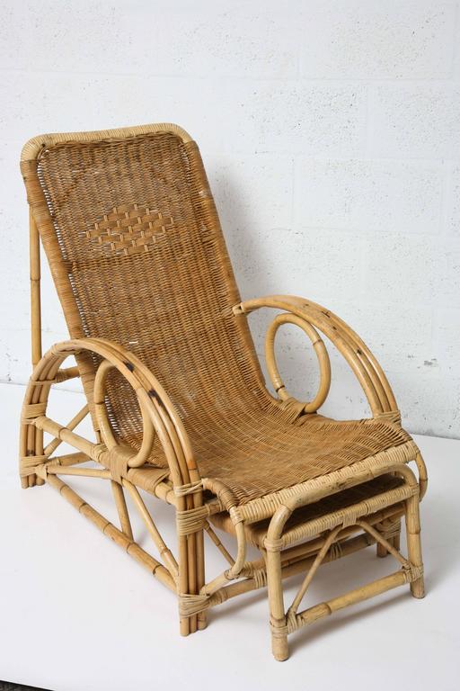 Nice Vintage French Provence Bamboo and Rattan Longue Chaise with Legs