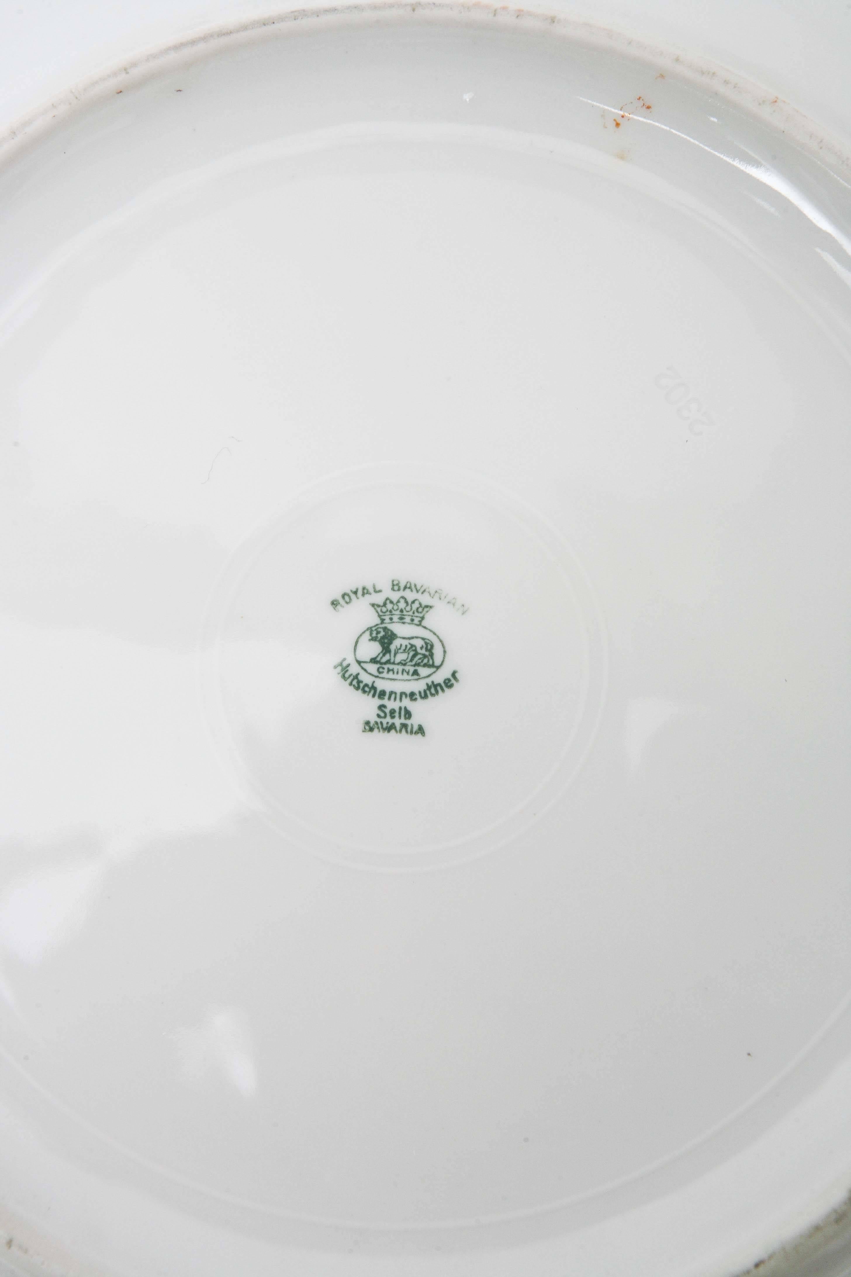 12 Antique Turquoise Floral Swag Dinner Plates, Pink a Roses, Black Cartouches In Good Condition In West Palm Beach, FL