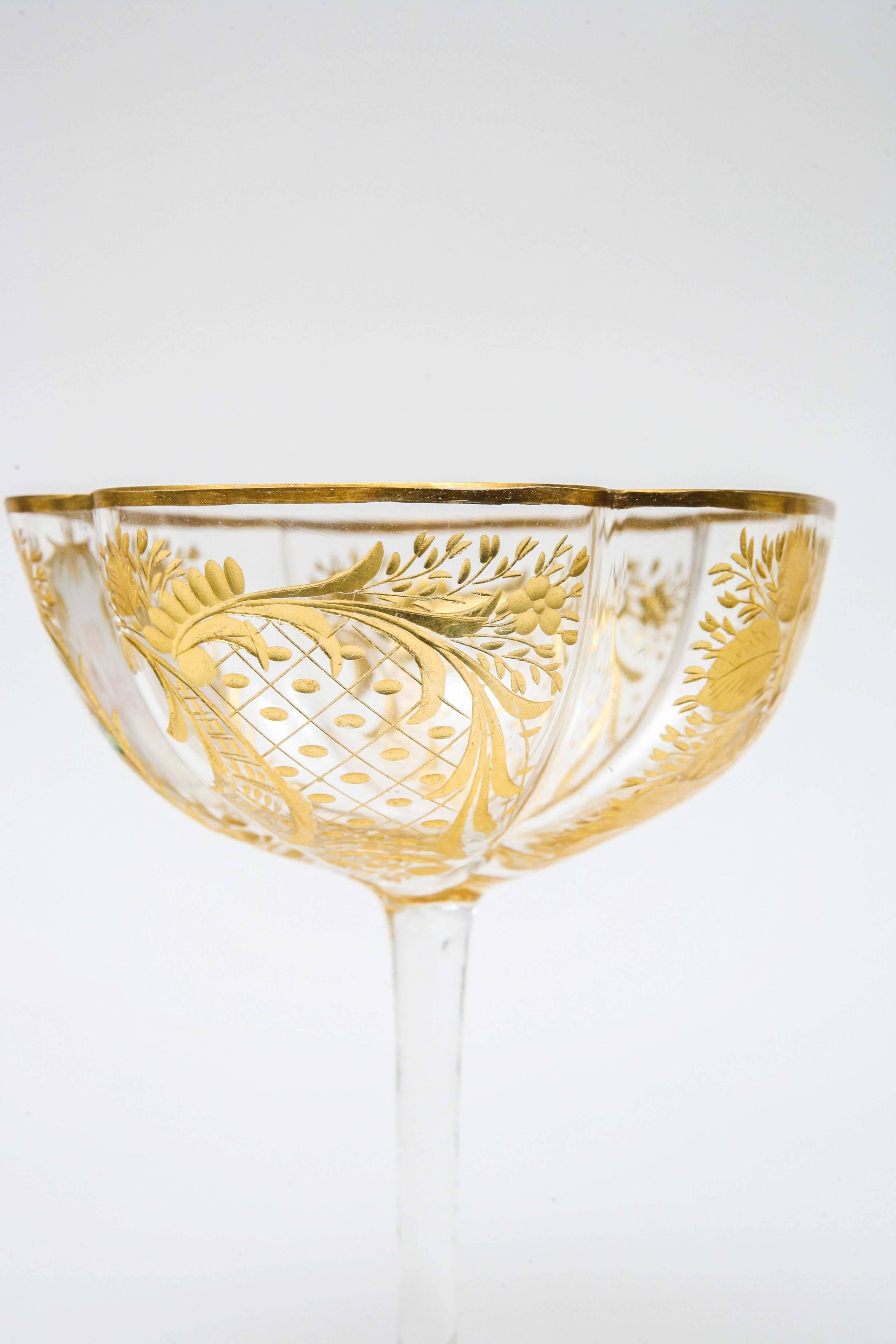 Set of Six Antique Champagne Coupes, Quatrefoil Shaped, Wheel Cut and Gilded In Good Condition In West Palm Beach, FL