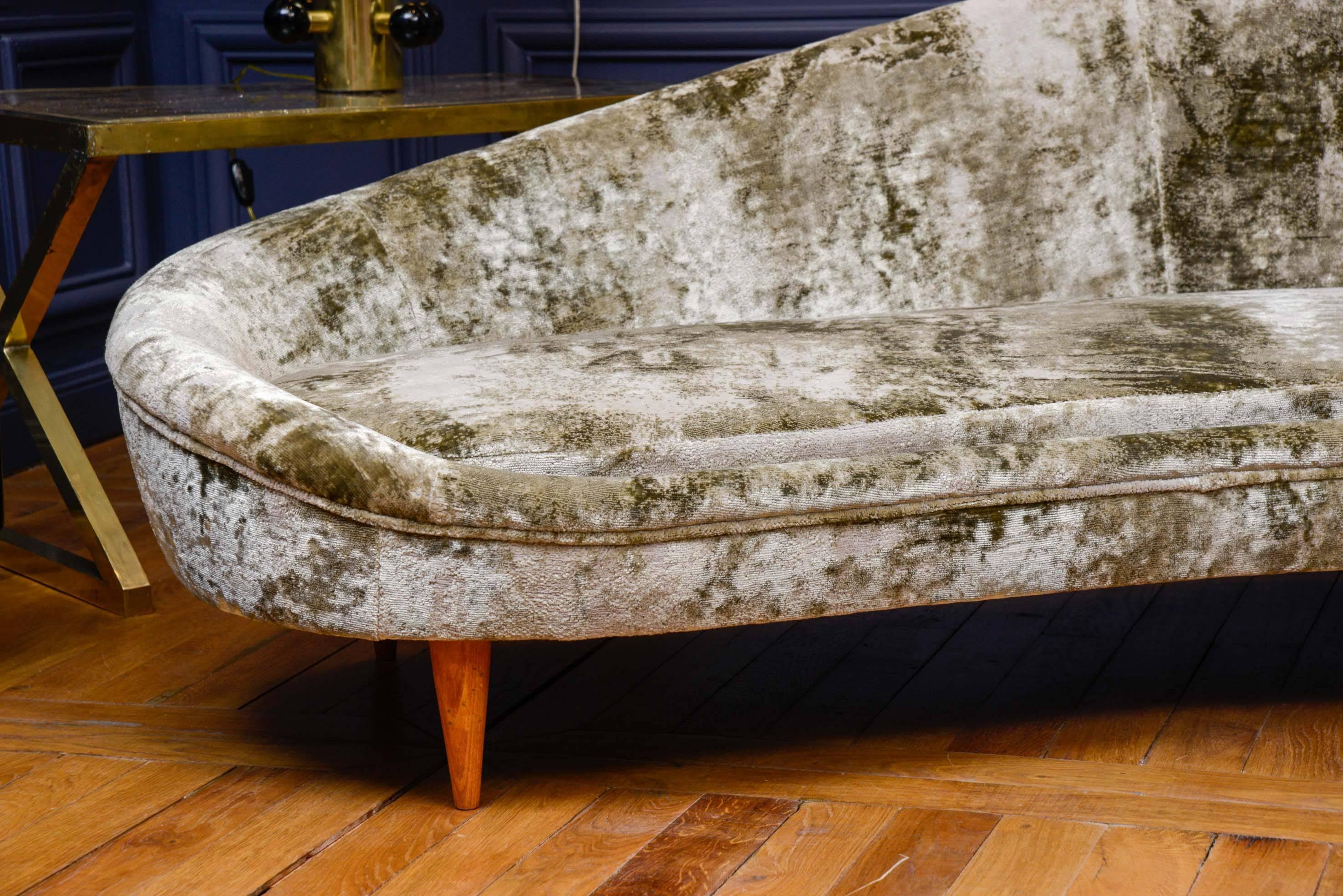 Italian Vintage Sofa﻿ In Excellent Condition In Saint-Ouen (PARIS), FR