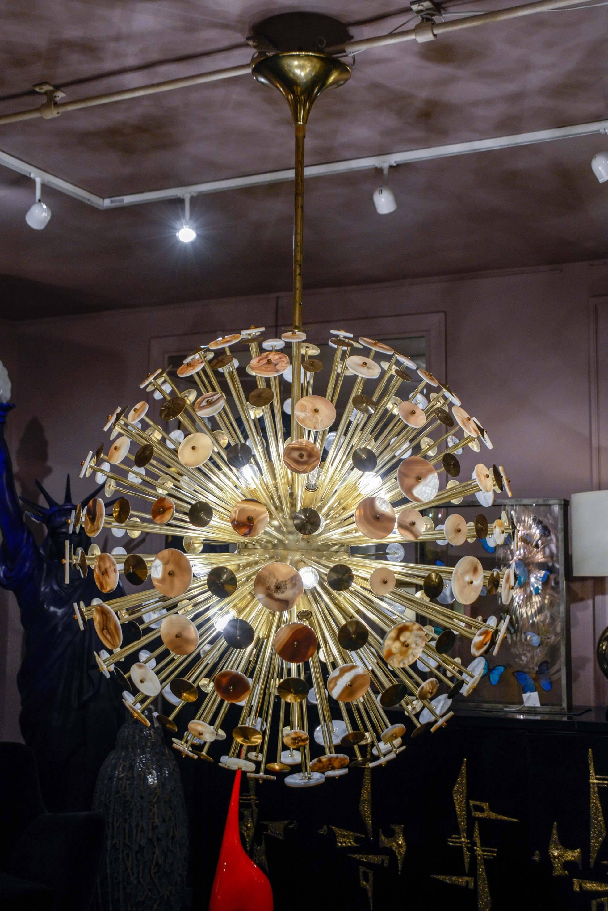 Sputnik chandelier in brass with agate stones, unique piece created for Gallery Glustin, 30 bulbs.