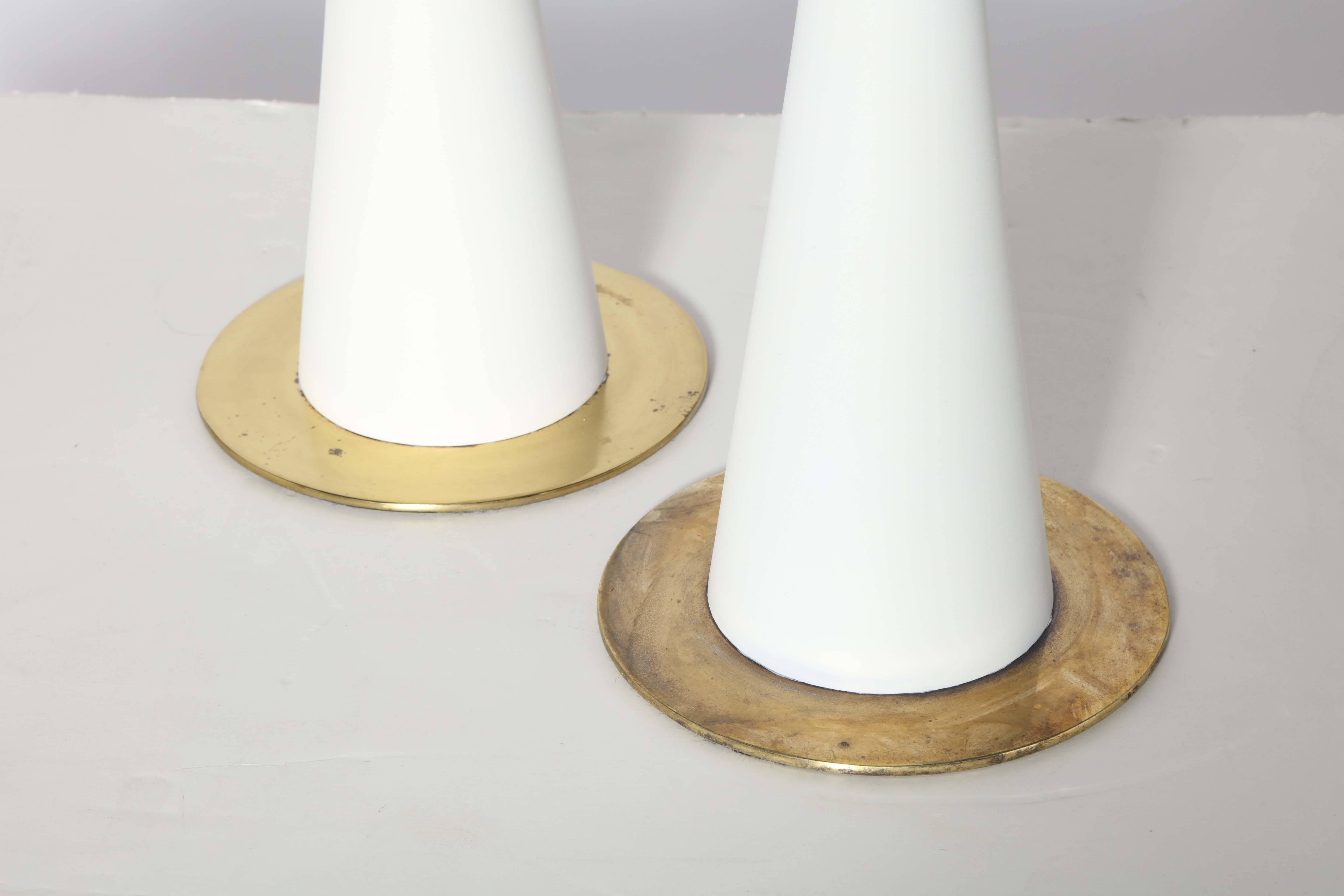 Enameled Pair of 1950s Stewart Ross White and Brass Table Lamps