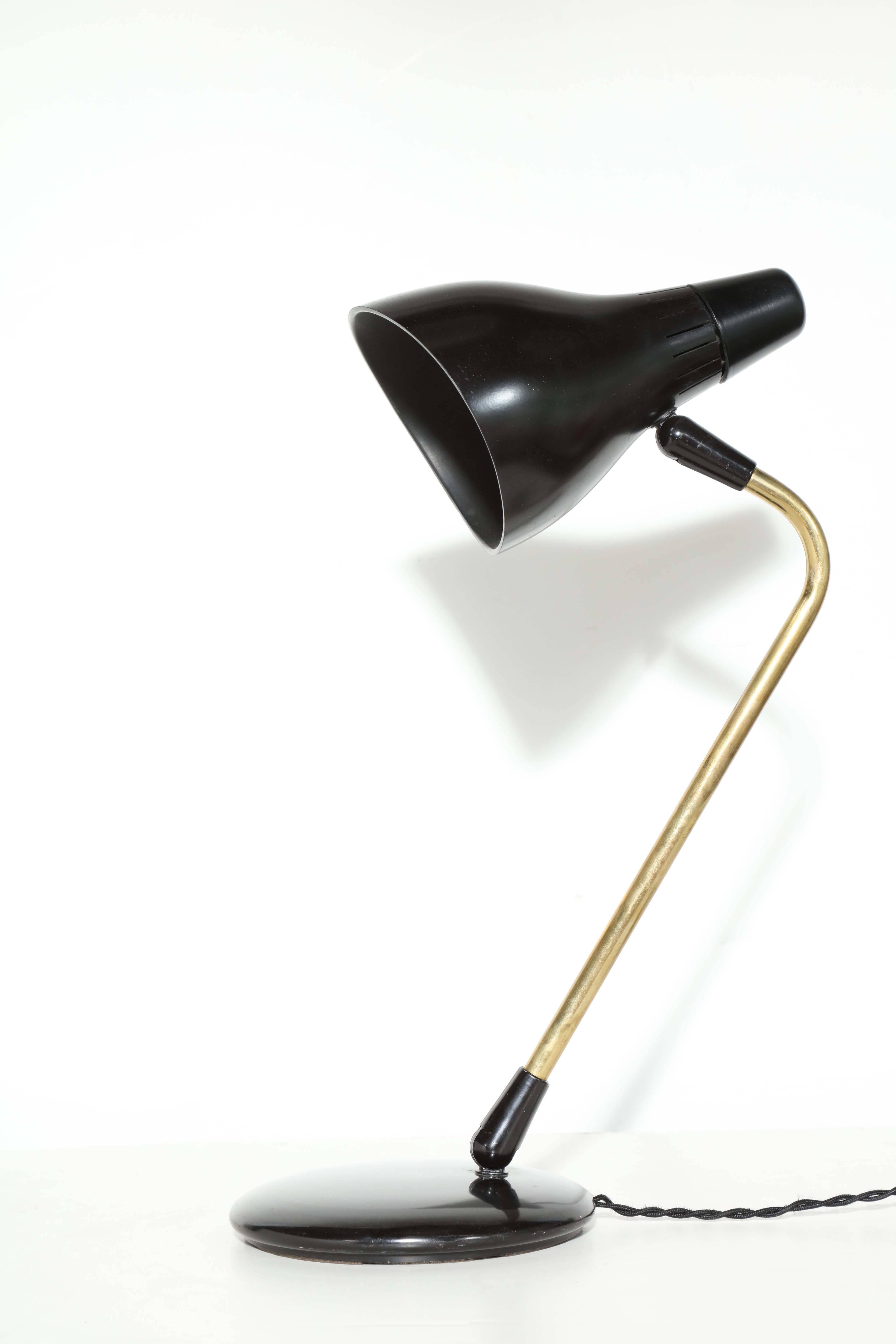 1950s Gerald Thurston for Lightolier Adjustable Brass and Black Desk Lamp In Good Condition In Bainbridge, NY