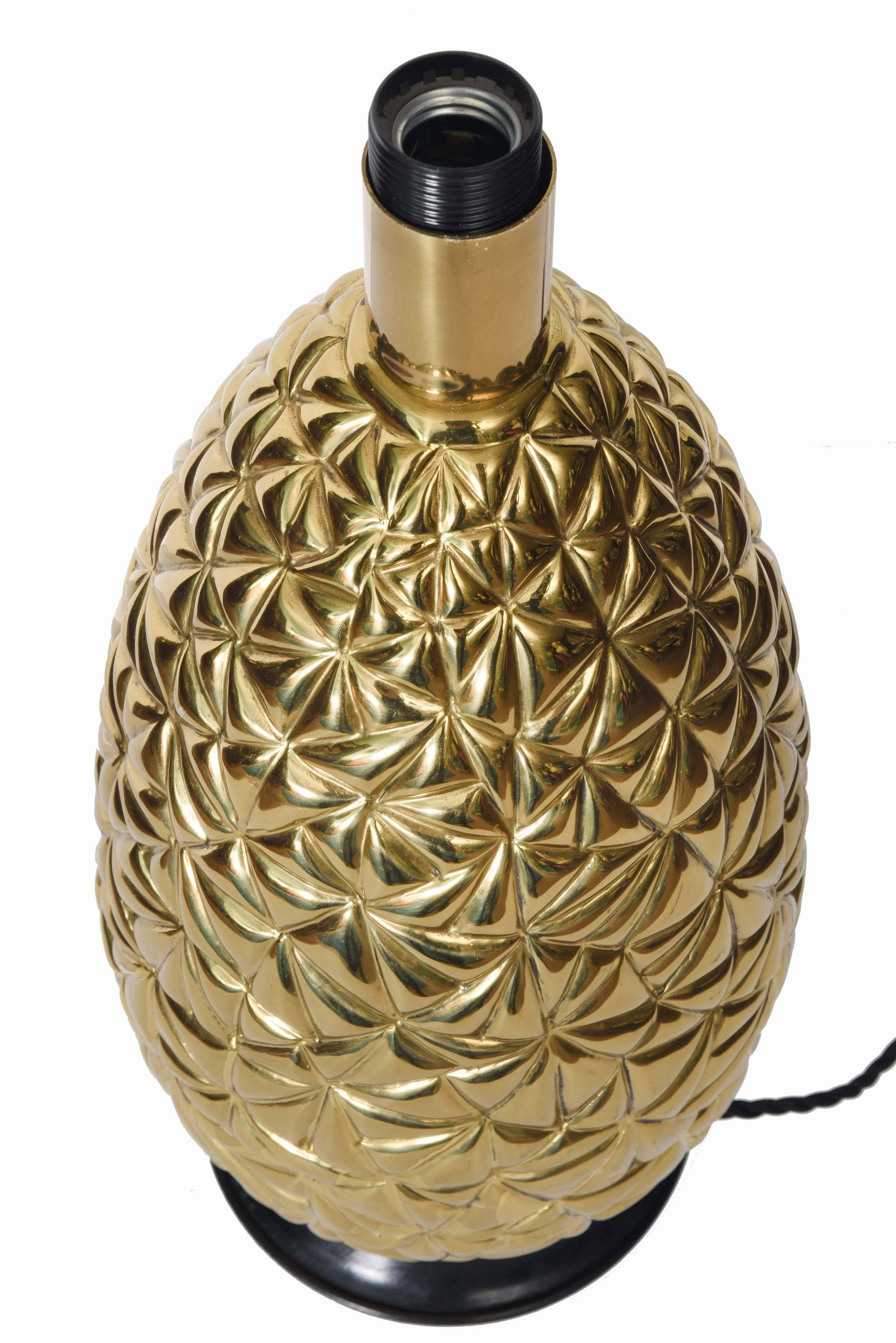 Brass Pineapple Table Lamp In Excellent Condition In Milan, IT