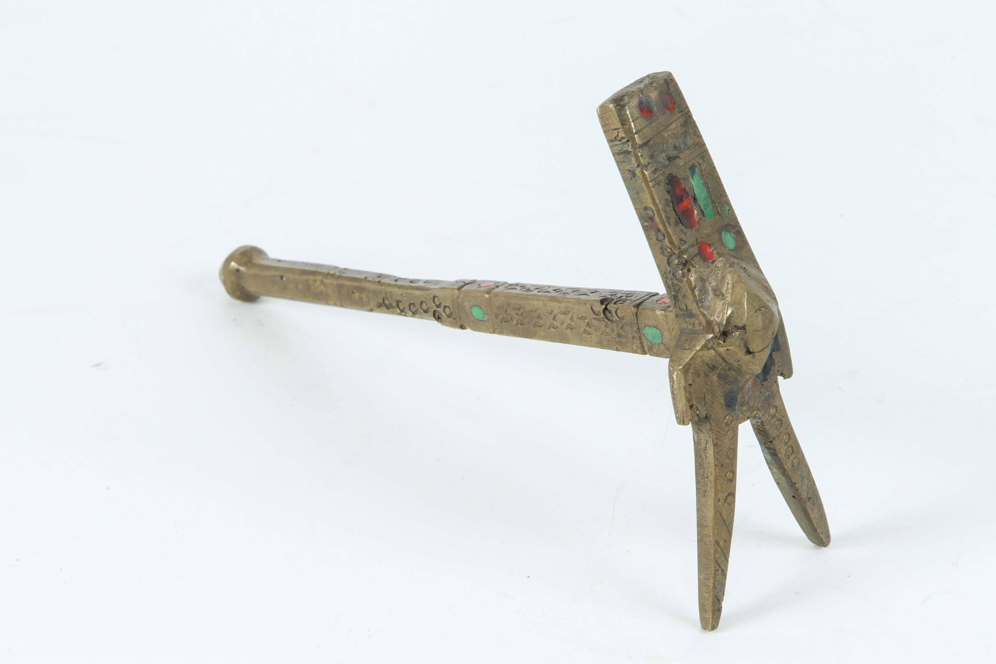 Moroccan Antique Brass Sugar Hammer In Good Condition For Sale In North Hollywood, CA