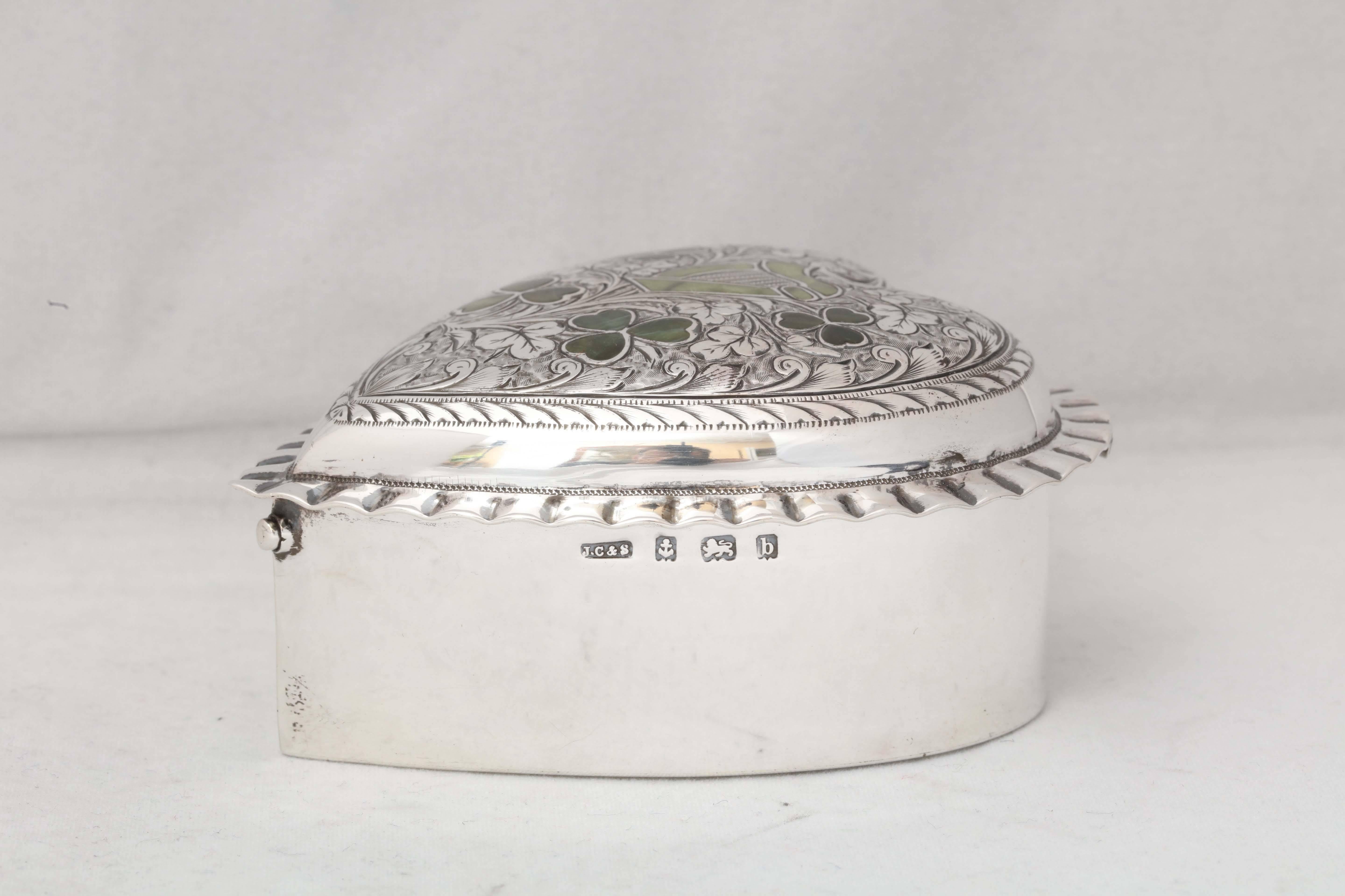 Edwardian Sterling Silver and Agate Heart Form Box with Hinged Lid, Irish Motif 1