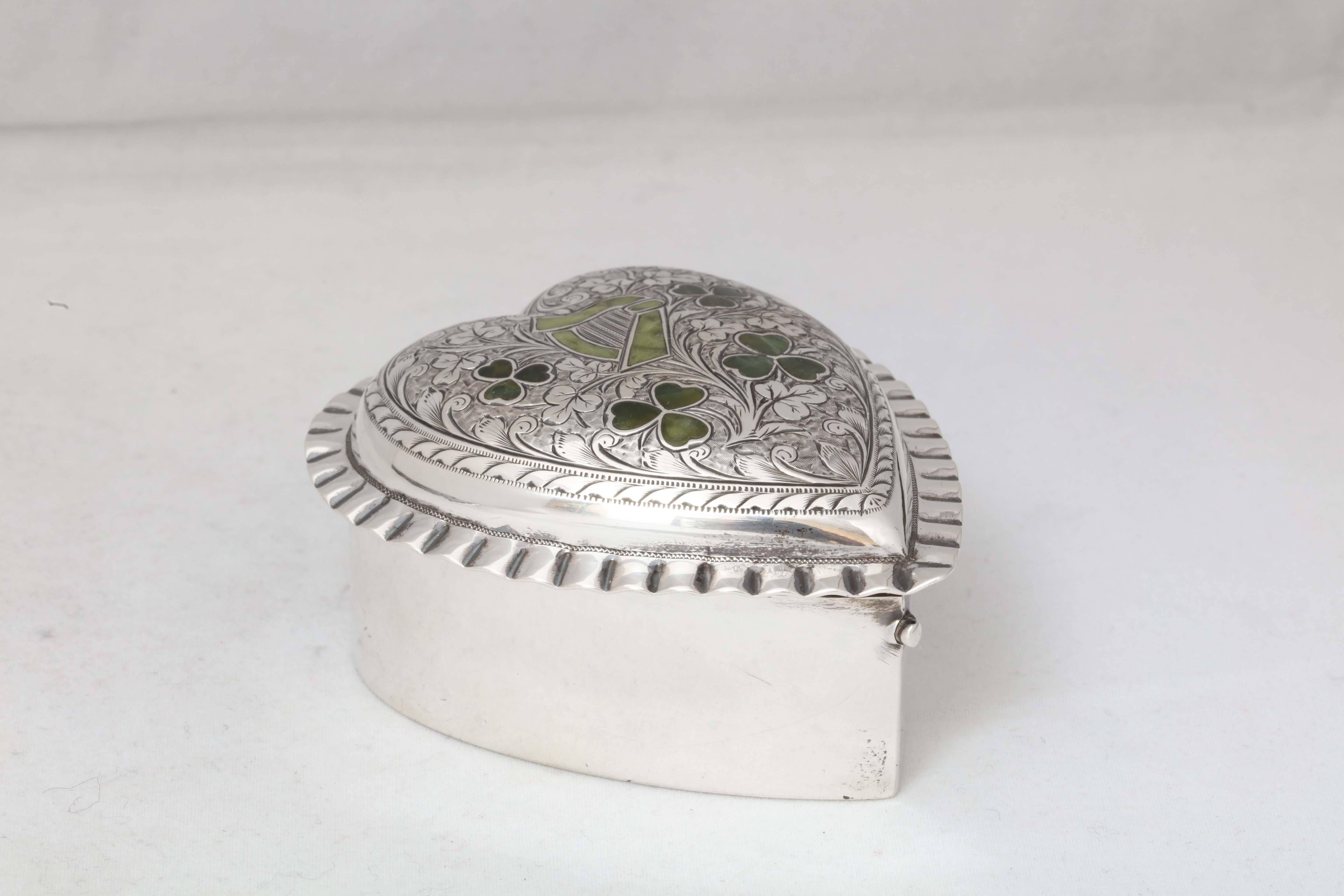 Edwardian Sterling Silver and Agate Heart Form Box with Hinged Lid, Irish Motif 5