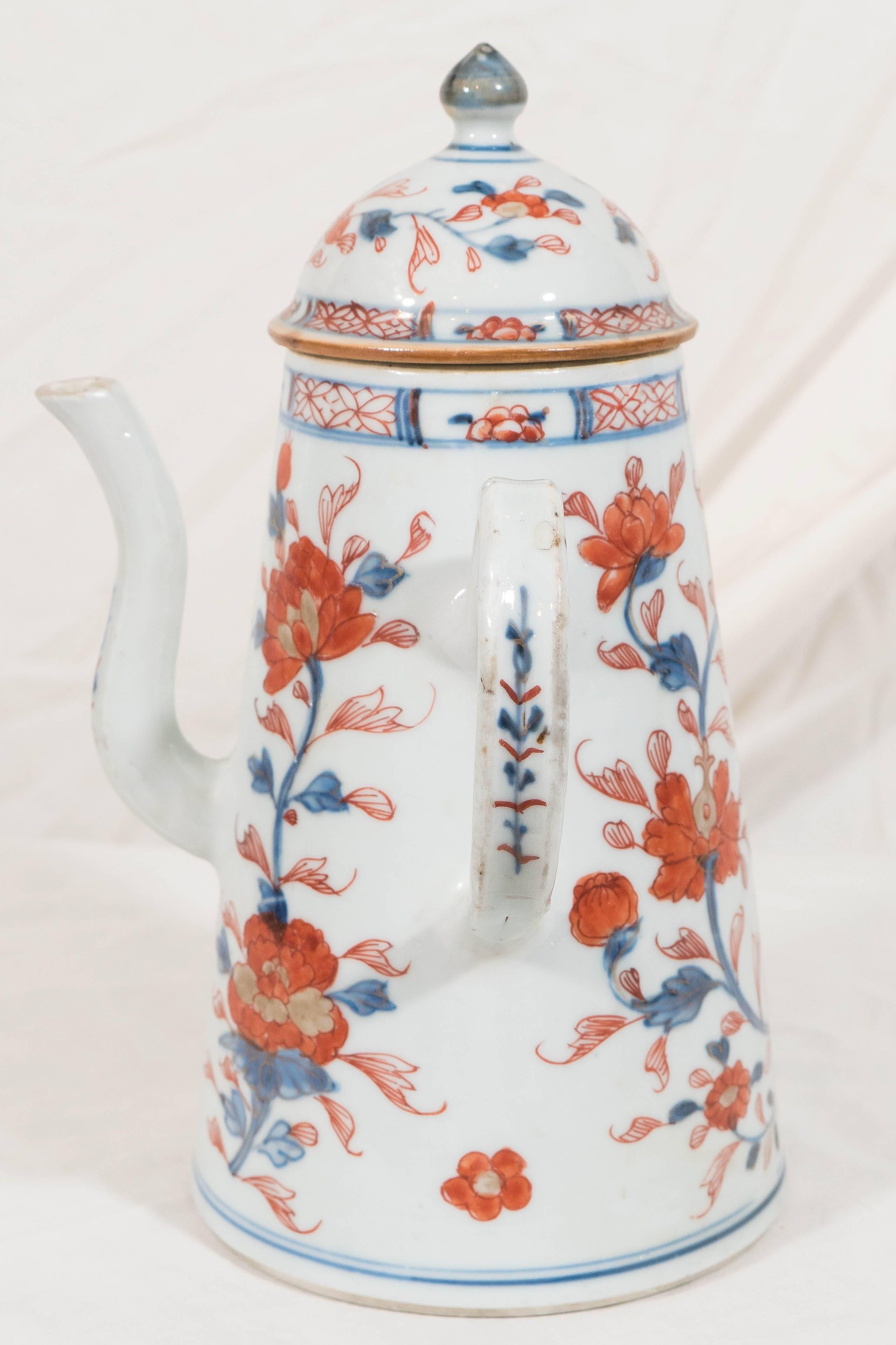 Antique Chinese Porcelain Imari Decorated Coffee Pot In Good Condition In Katonah, NY