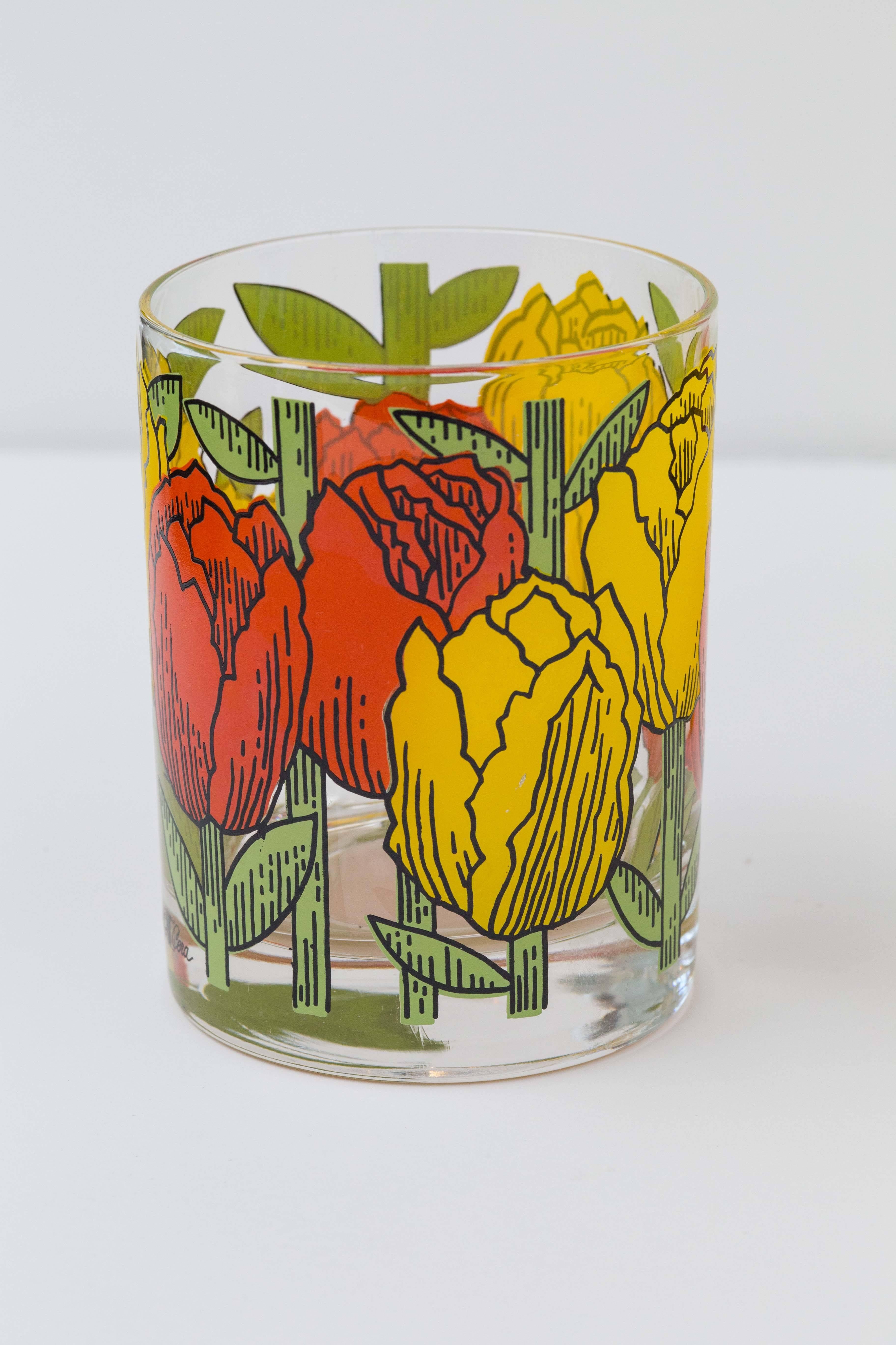 Mid-Century Modern Pretty Sunburst Crackled Glass Decanter and Four Tulip Cera Glasses
