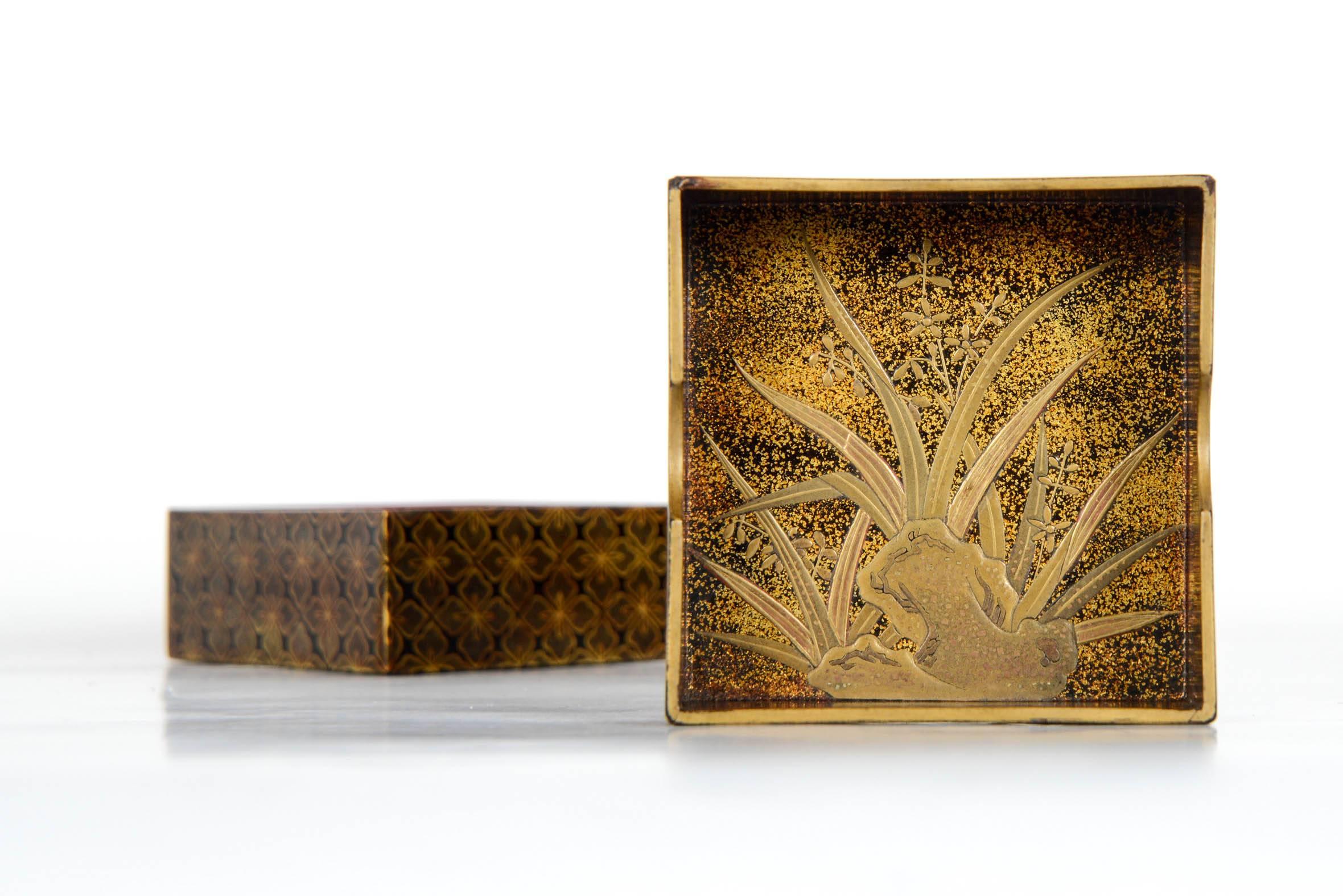 Wood 19th Century Black and Gold Japanese Lacquered Kobako Mon Koriyama (Box)