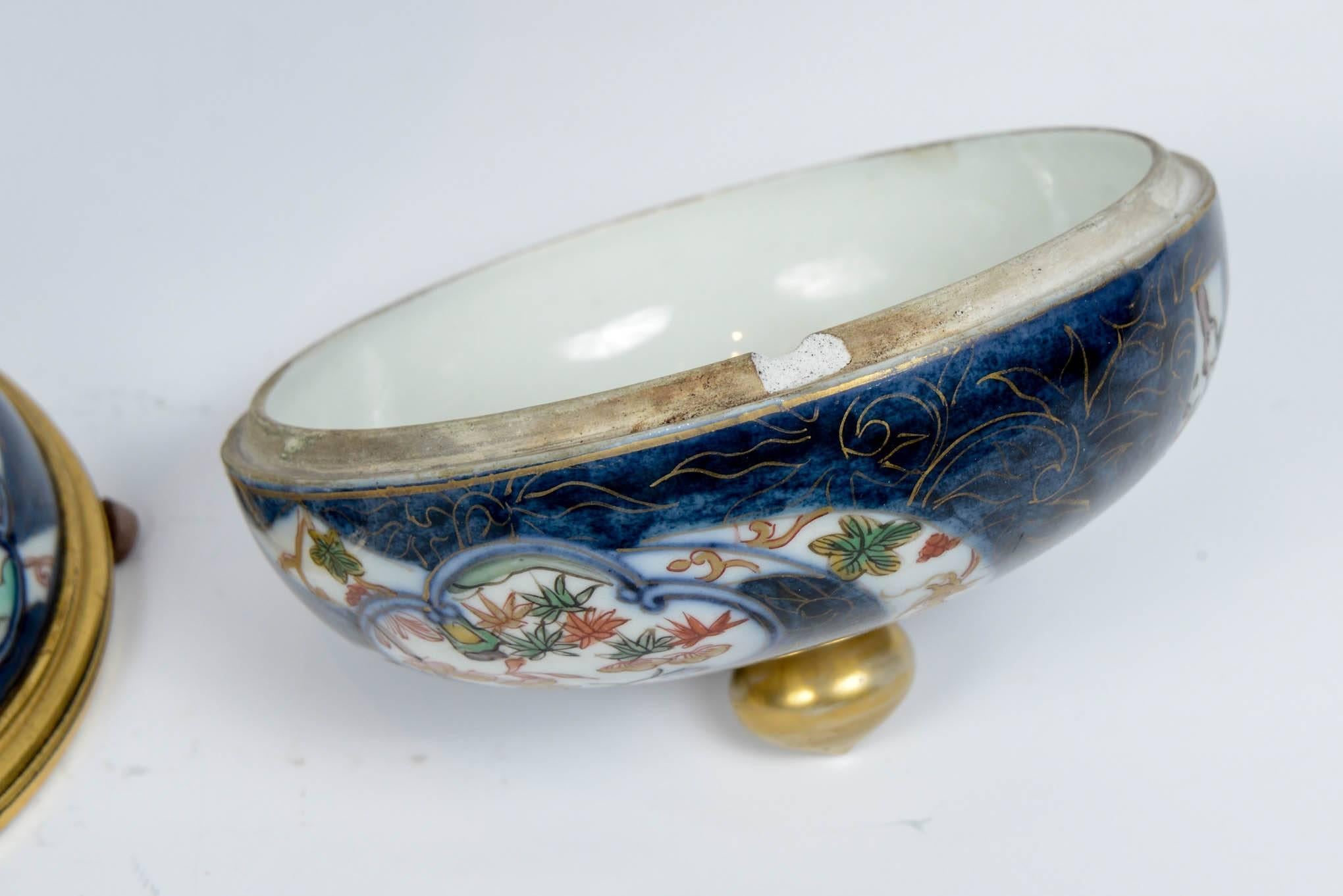 18th Century Japanese Imari Porcelain and French Ormolu Bronze In Excellent Condition For Sale In Paris, FR