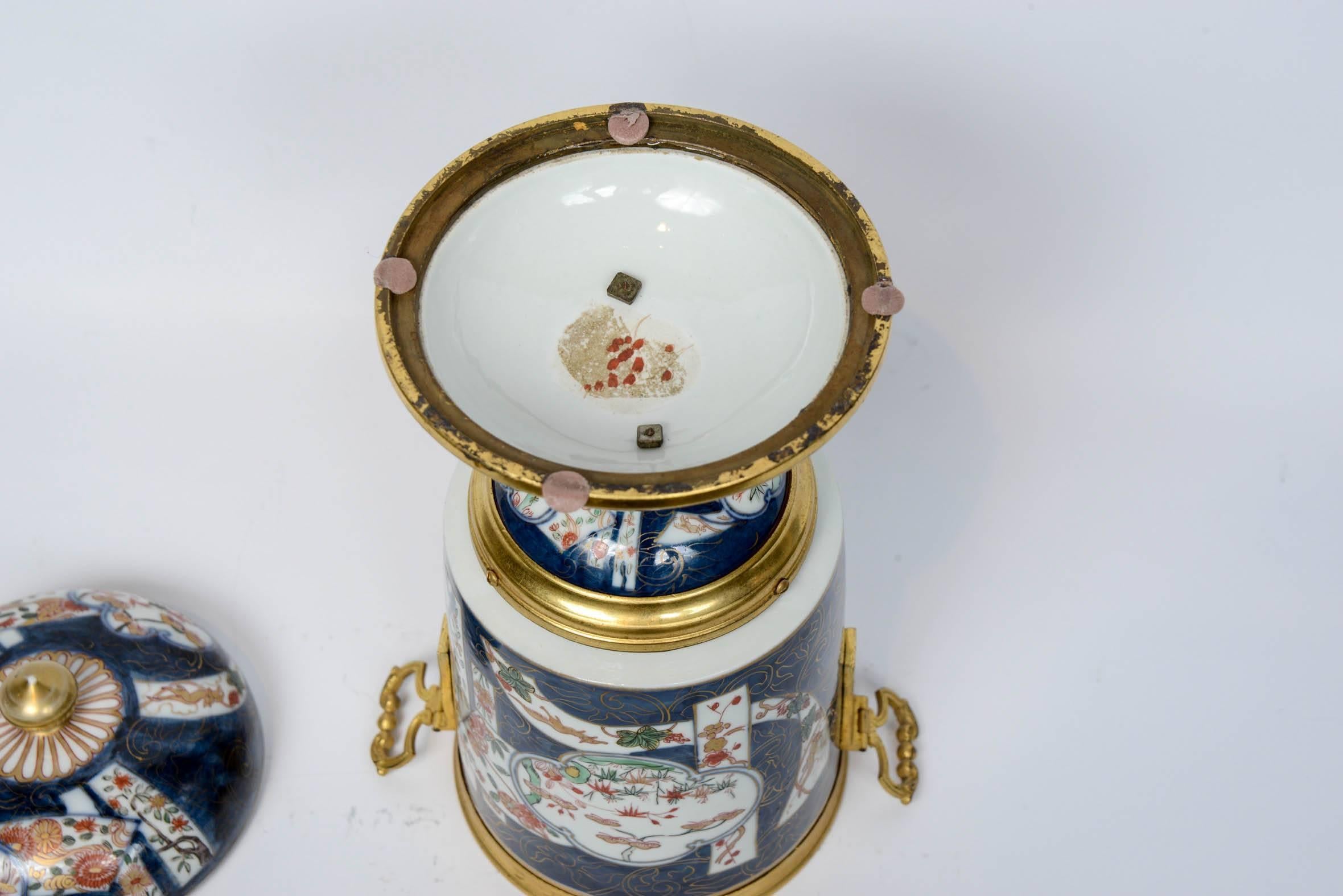18th Century Japanese Imari Porcelain and French Ormolu Bronze For Sale 5