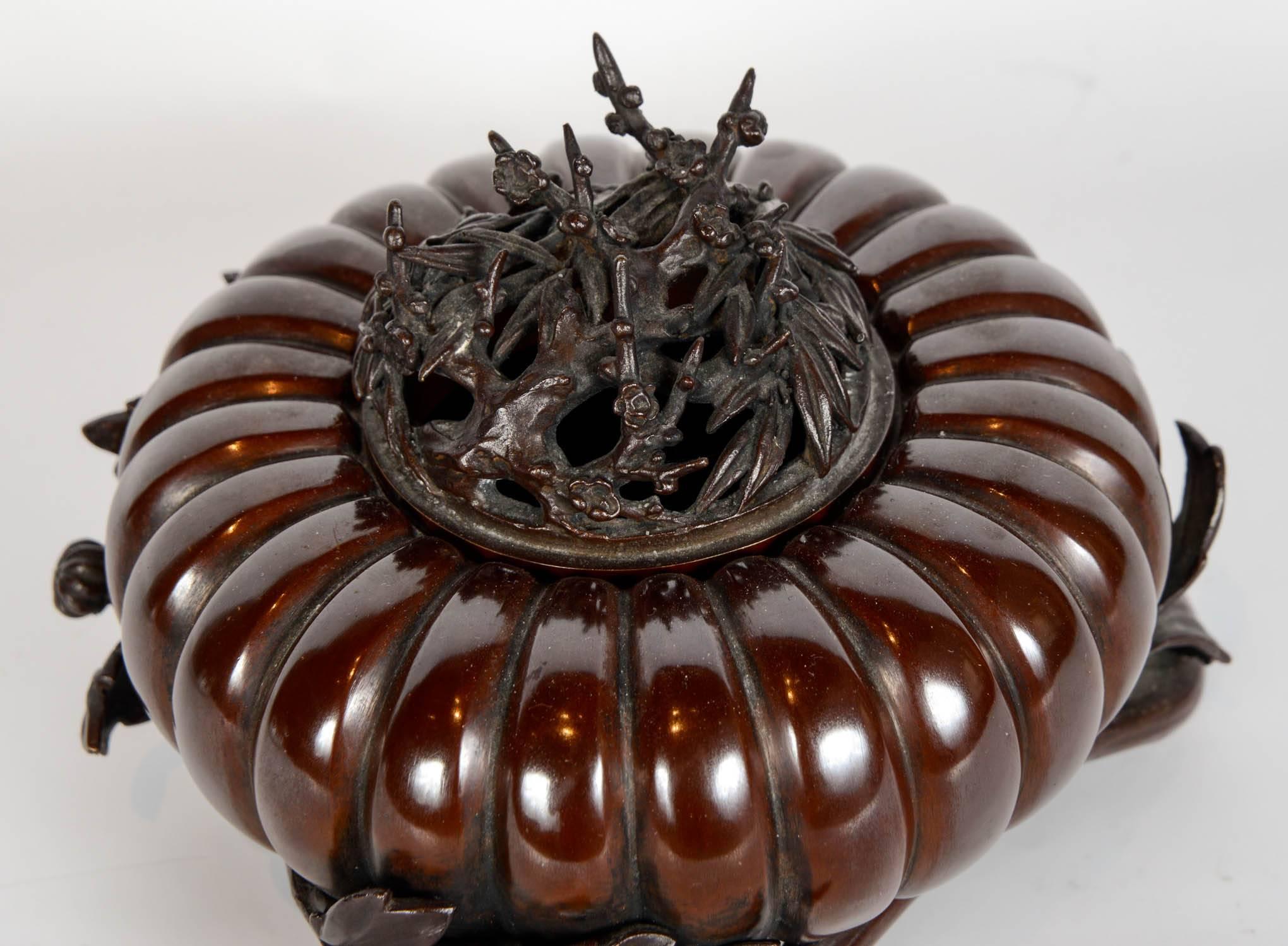 19th Century Meiji Japanese Bronze Pumpkin Incense Burner (Brûle Parfum) In Excellent Condition In Paris, FR