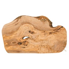 Vassoio rustico da taglio in legno d’ulivo, con bordi naturali, fine del XIX secolo
