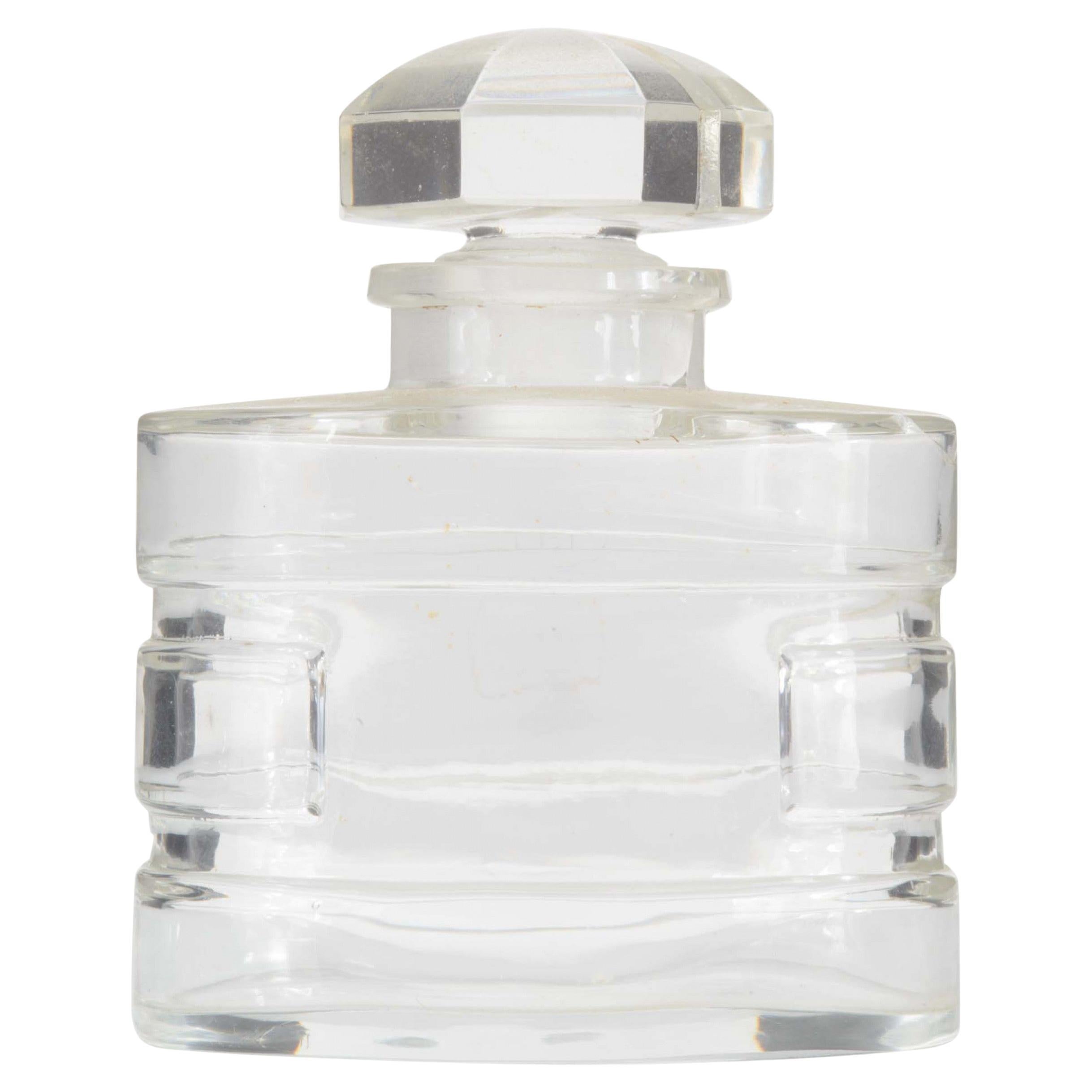 Fiaschetta da profumo in vetro Baccarat in stile Art Déco francese, con design sfaccettato in vendita