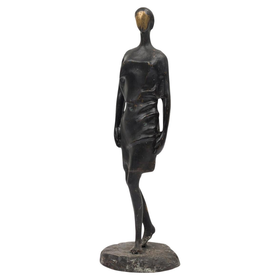 Die Fußgänger-Bronzeskulptur von Newel in ebonisierter Ausführung