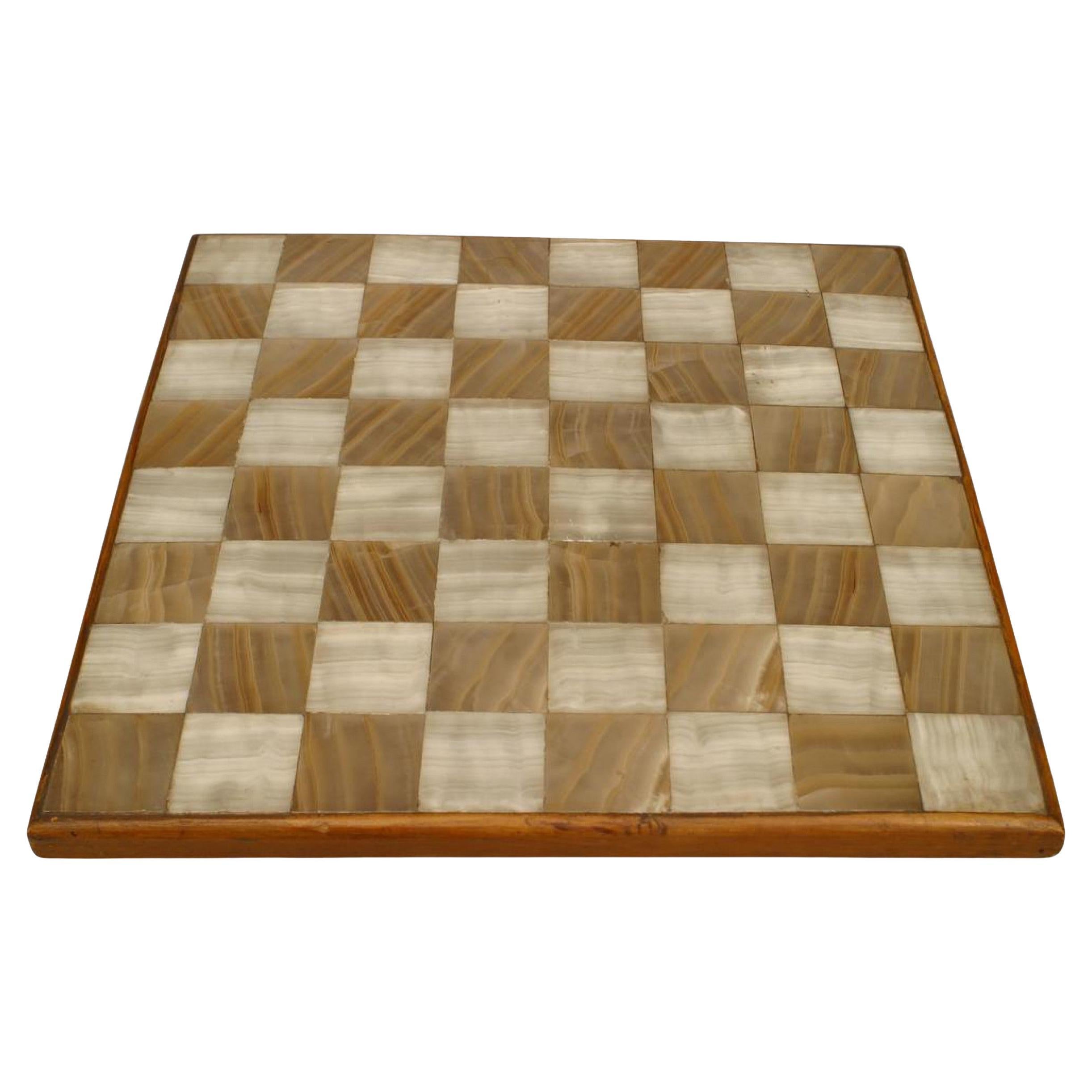 What size chessboard do professionals use?