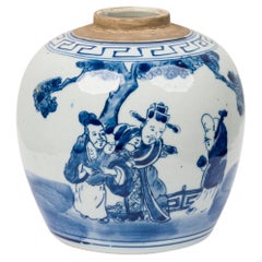Jarre ovoïde chinoise bleue et blanche ornée d'une scène figurative, XXe siècle
