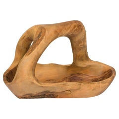 Panier rustique-moderne en bois d'olivier, motif sculpté, États-Unis, XXe siècle