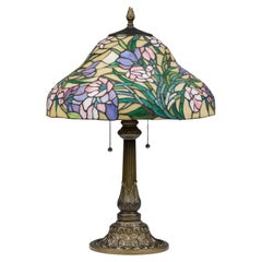Lampe de table en vitrail floral de style Art nouveau américain du XIXe siècle