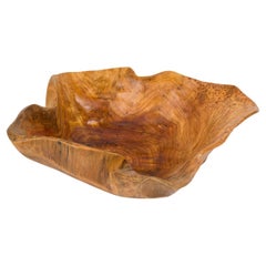 Ciotola decorativa rustica in legno d'ulivo, centrotavola intagliato, XX secolo