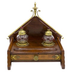 Encrier anglais de style Arts & Crafts en acajou avec garnitures en laiton, style gothique