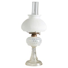 Amerikanische Tischlampe im viktorianischen Stil aus dem 19. Jahrhundert mit Messingbeschlägen