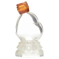 Frasco de perfume francés de estilo Art Déco con forma de corazón, diseñado por Renoir, en cristal esmerilado