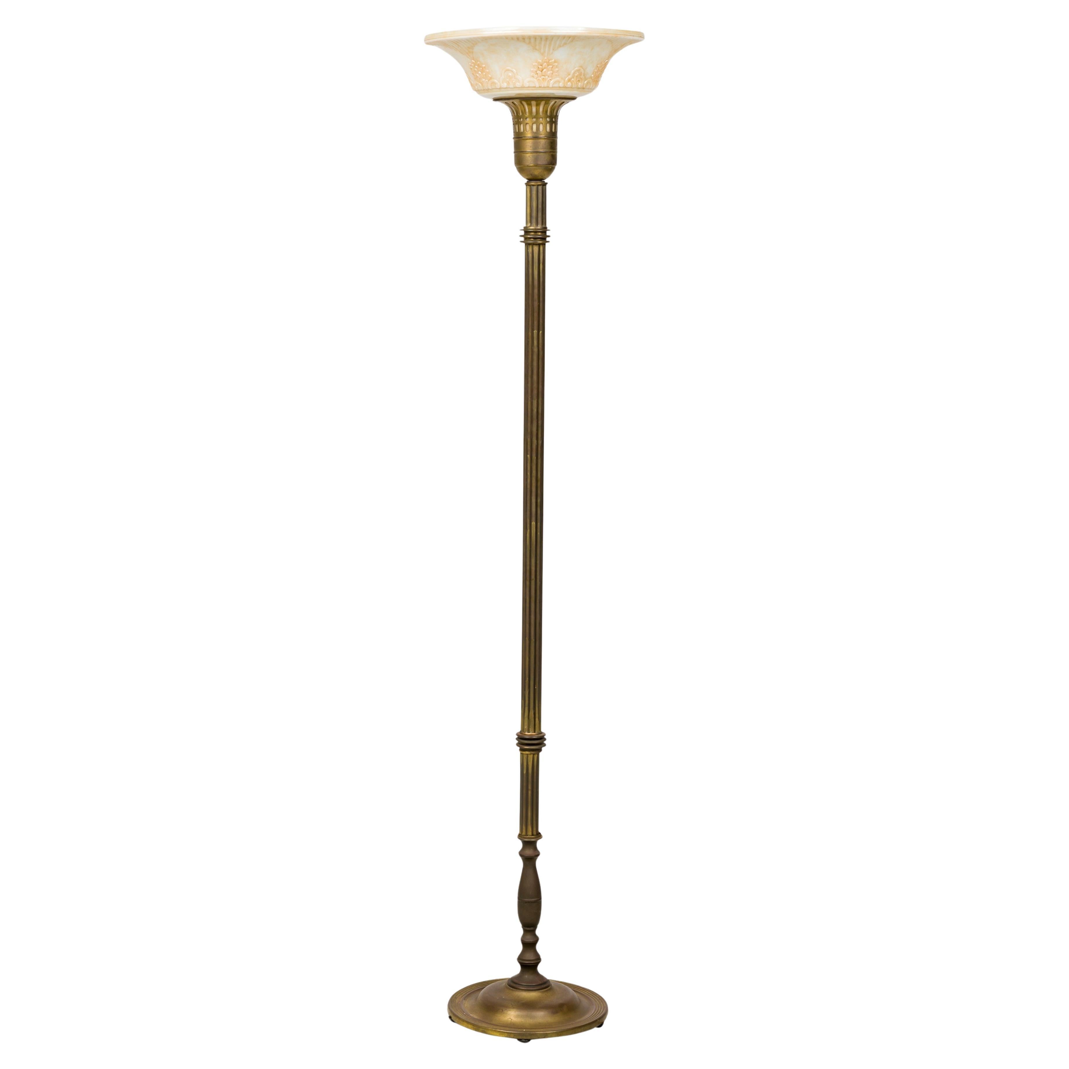 Amerikanische Art-Déco-Stehlampe aus Messing, cremefarbener Glasschirm, 66