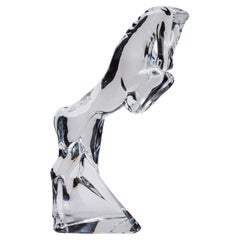 Scultura in cristallo Baccarat raffigurante un cavallo impennato, design moderno, XX secolo