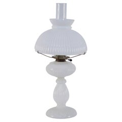 19th Century American Victorian Ribbed Milk Glass Table Lamp