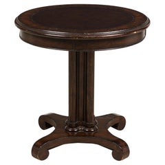 Tavolino rotondo in mogano con intarsi in pelle, in stile Regency del XX secolo