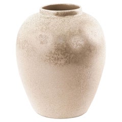 Vaso moderno in ceramica dalla forma affusolata, finitura maculata argento e beige, USA
