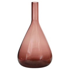Vaso per boccioli in vetro colorato viola, design moderno affusolato, XX secolo
