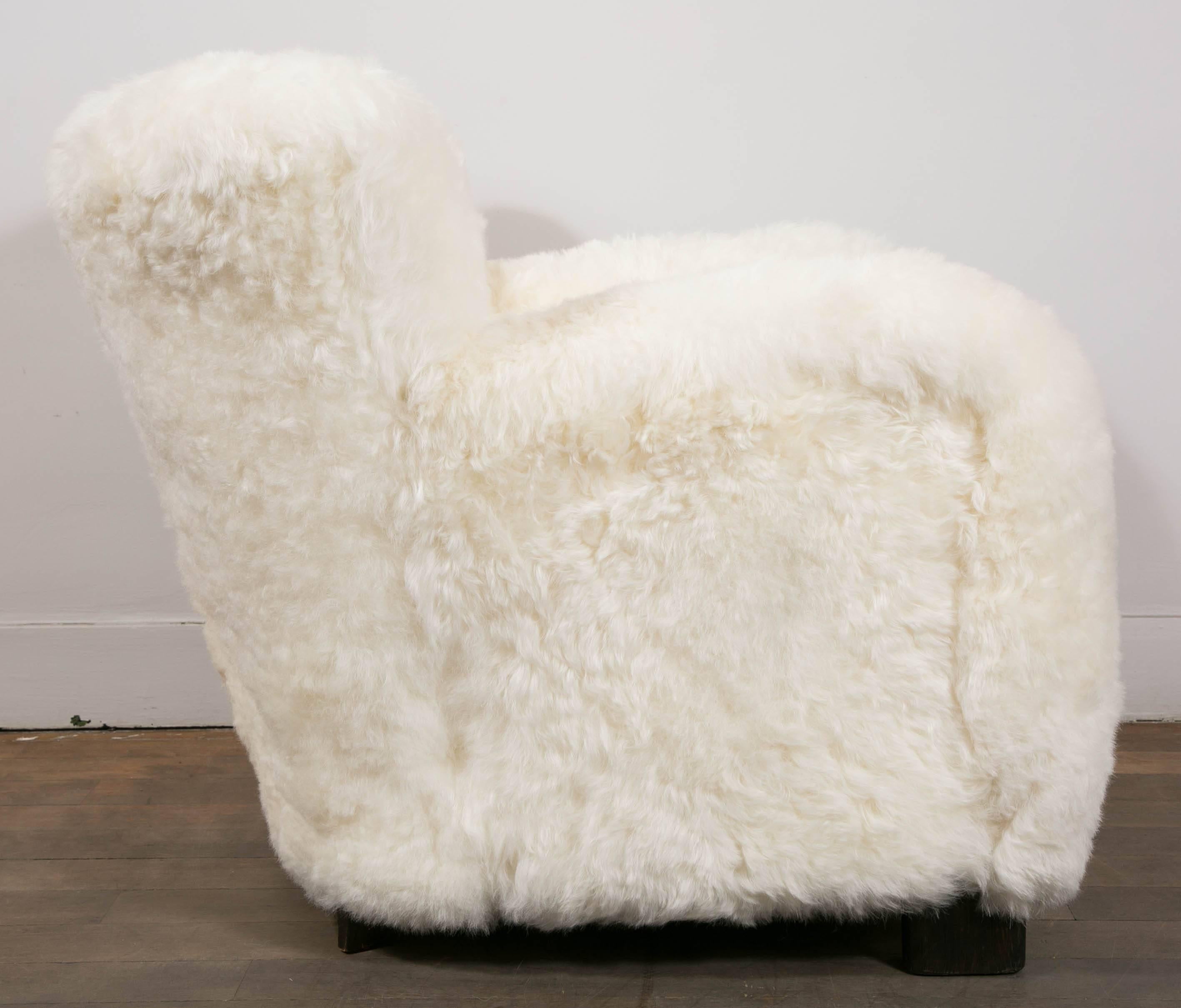 Mid-20th Century Great Pair of Danish Lounge Chairs Upholstered in Sheepskin