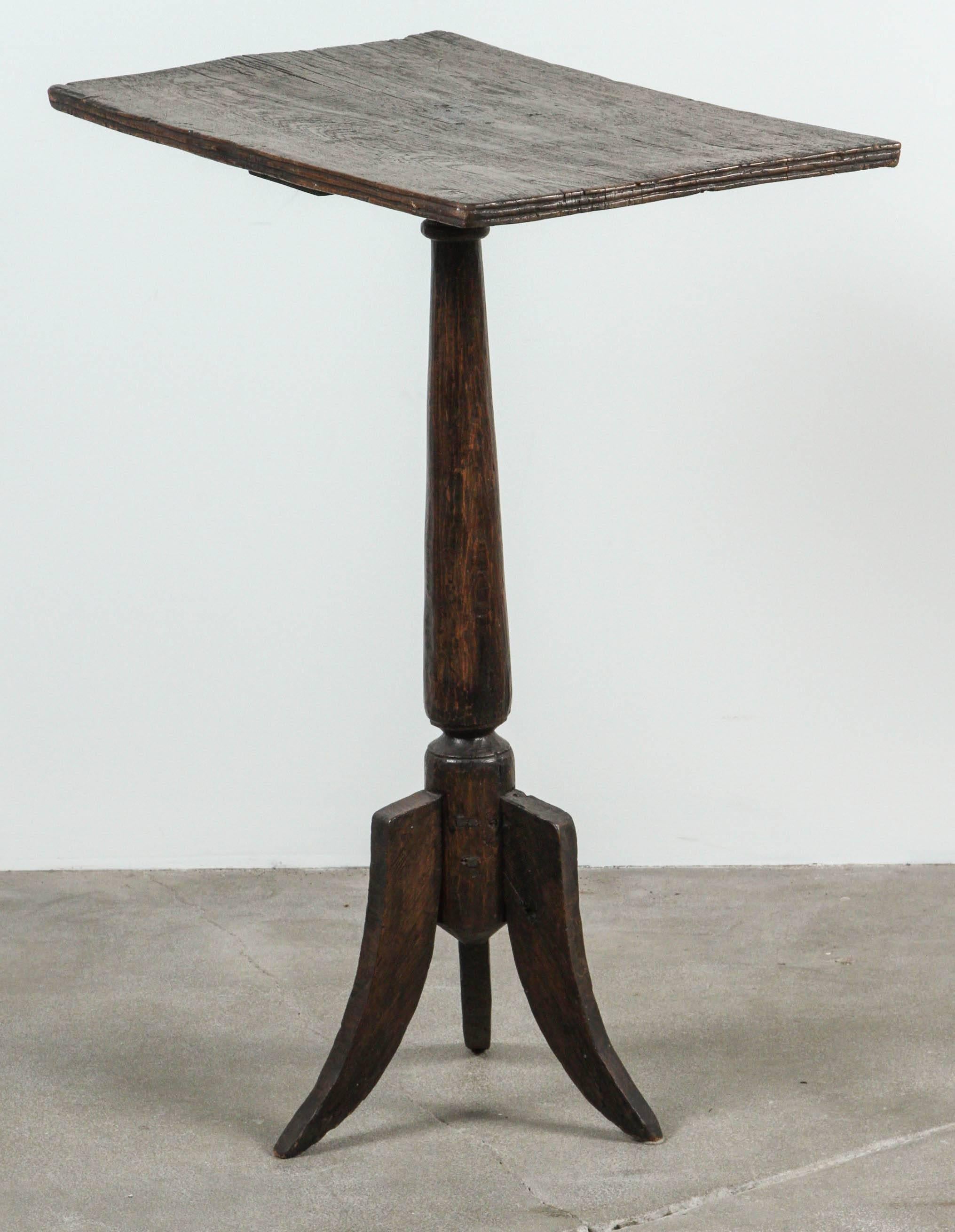 Primitive Pedestal Side Table In Distressed Condition In Los Angeles, CA