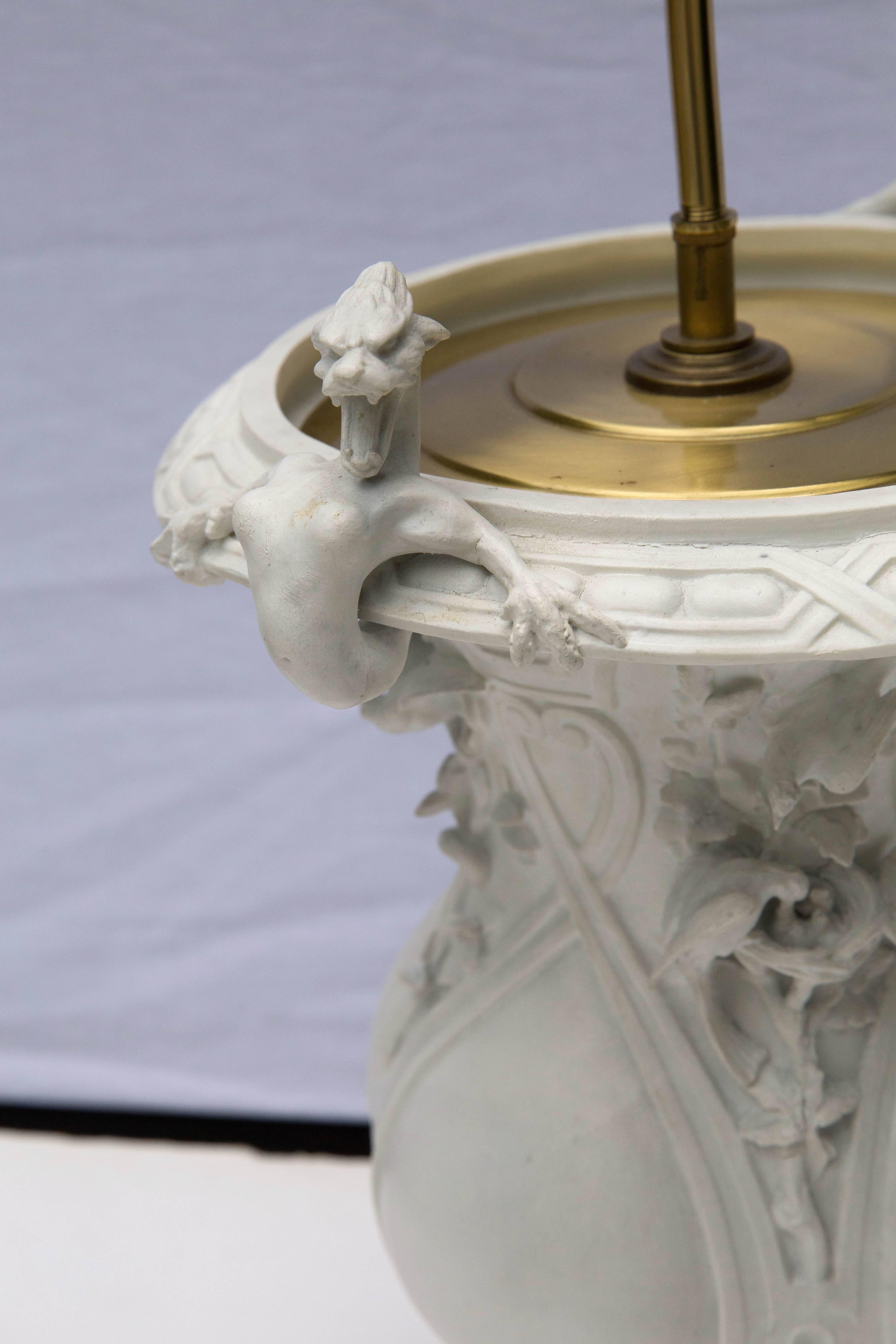 Mid-19th Century French Porcelain Urn as a Table Lamp For Sale 2