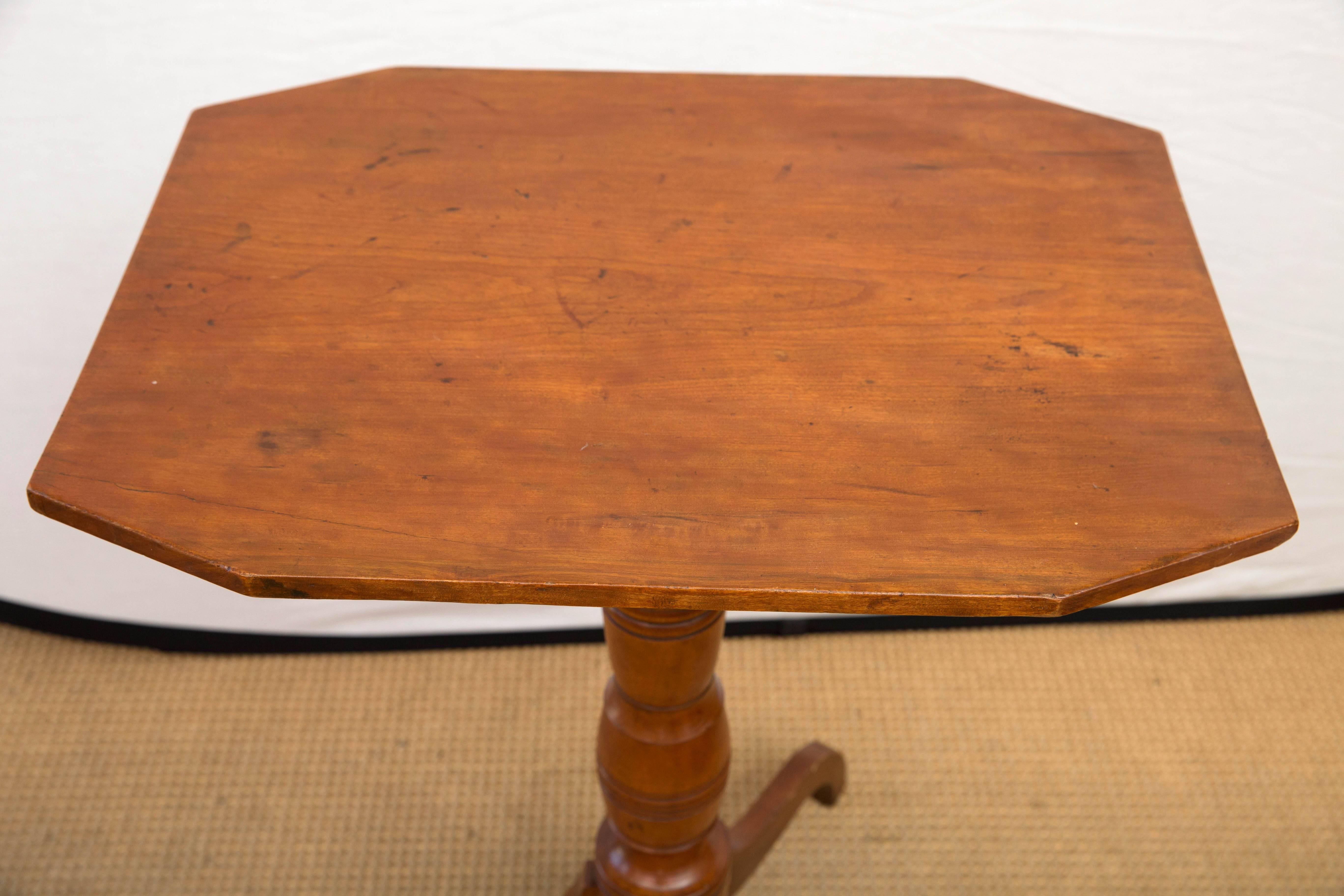 American Federal Tilt-Top Candlestand Table For Sale