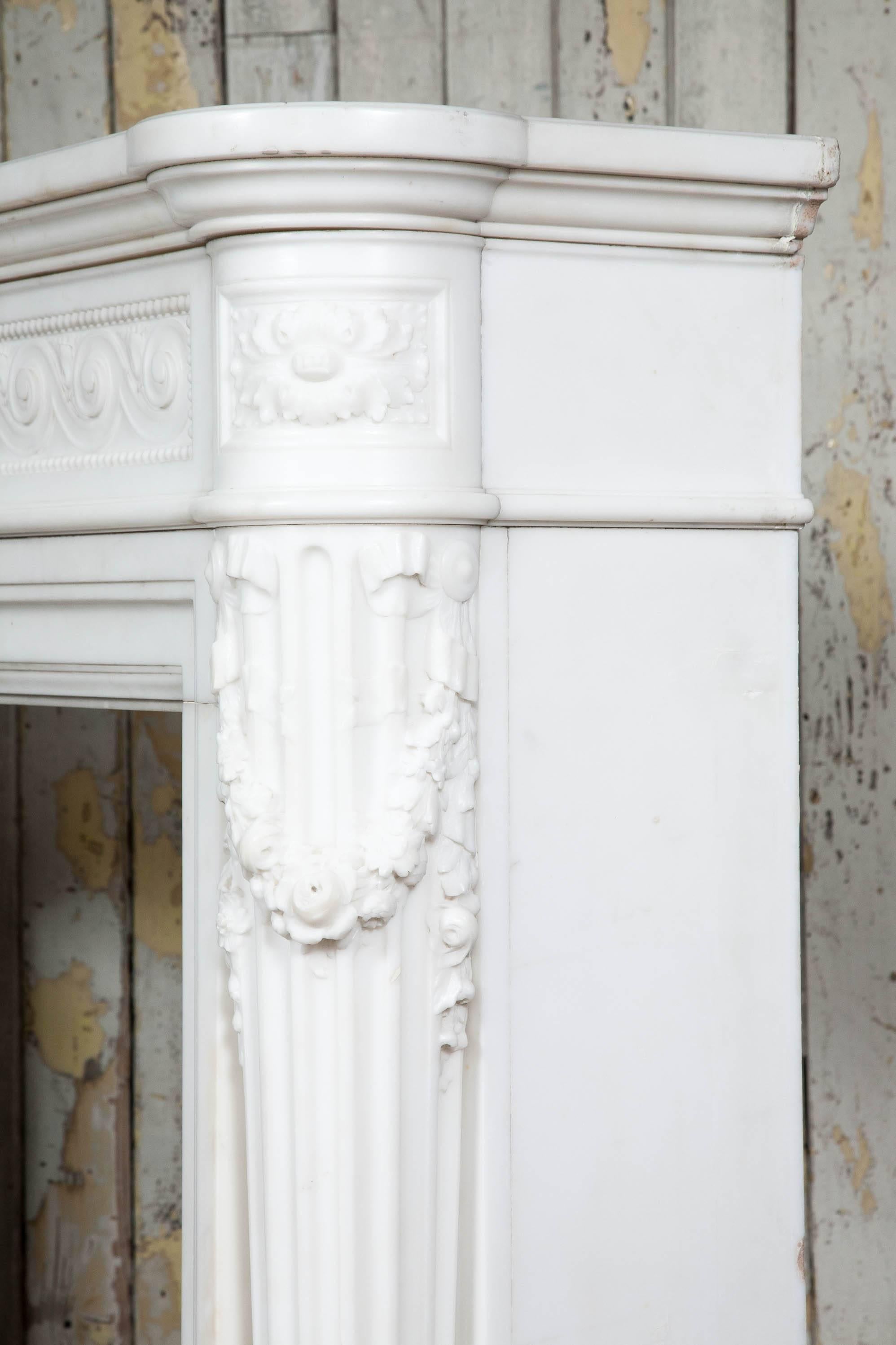 Pair of Antique Louis XVI Statuary Marble Fireplace Surrounds For Sale 2