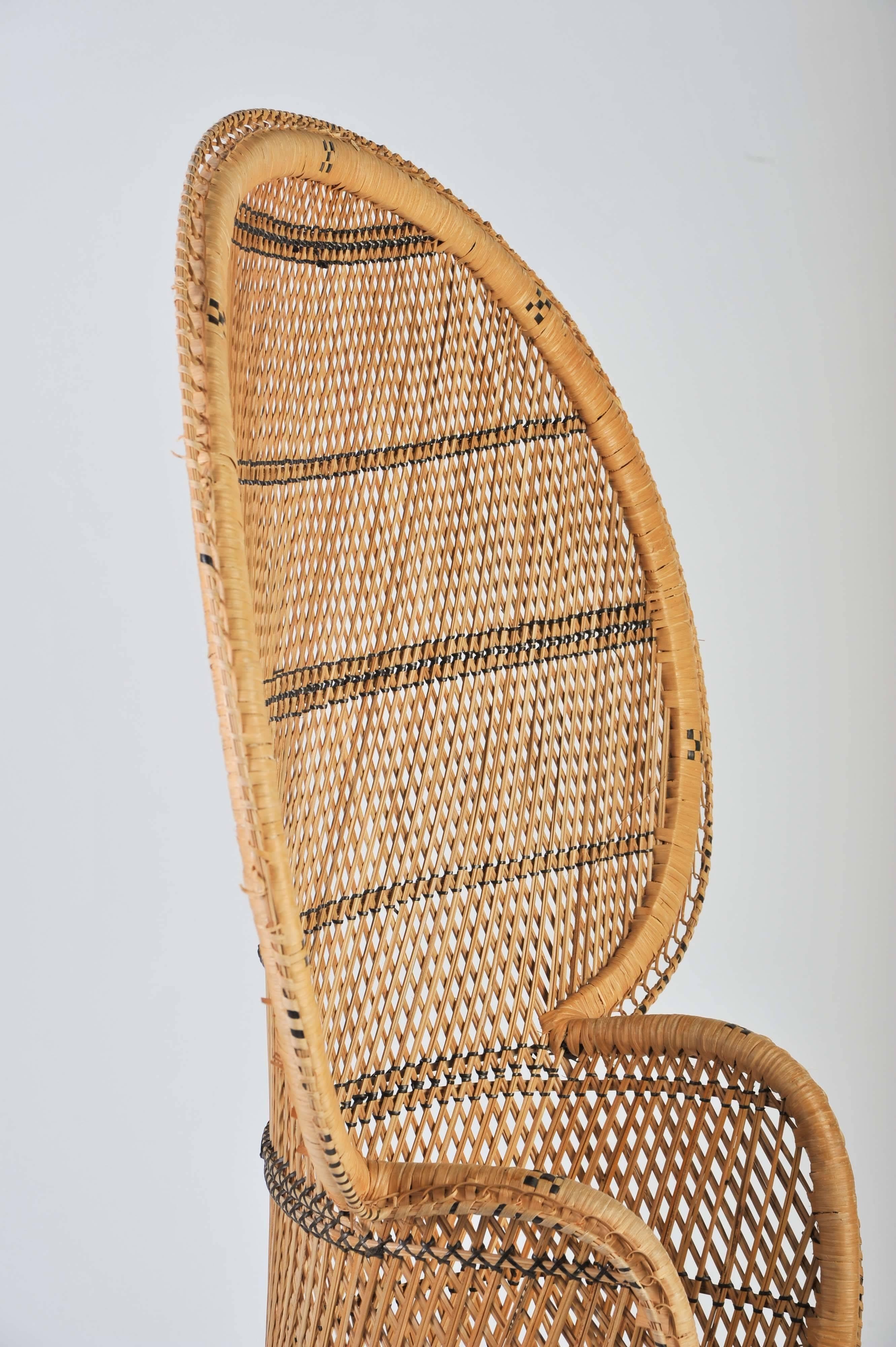 Large Vintage Bohemian 1970s Wicker Emmanuel/Peacock Chair  In Excellent Condition For Sale In London, GB