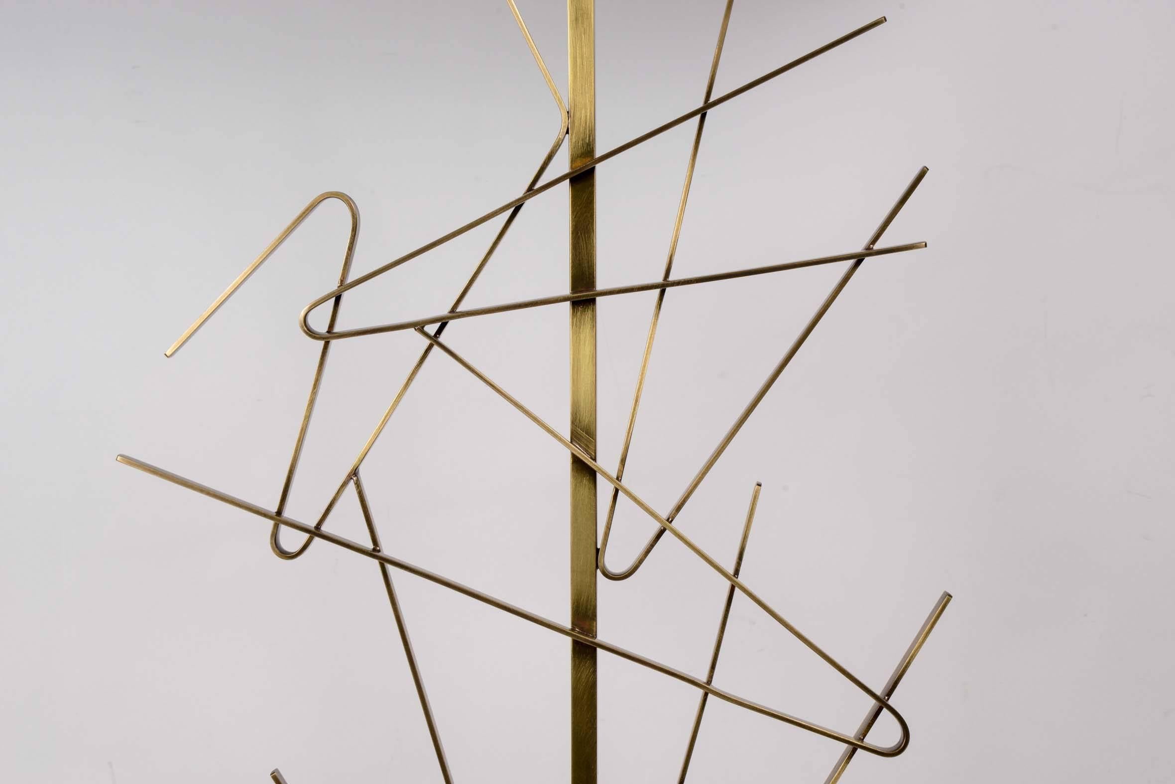 Francese Coppia di lampade scultoree in ottone in vendita