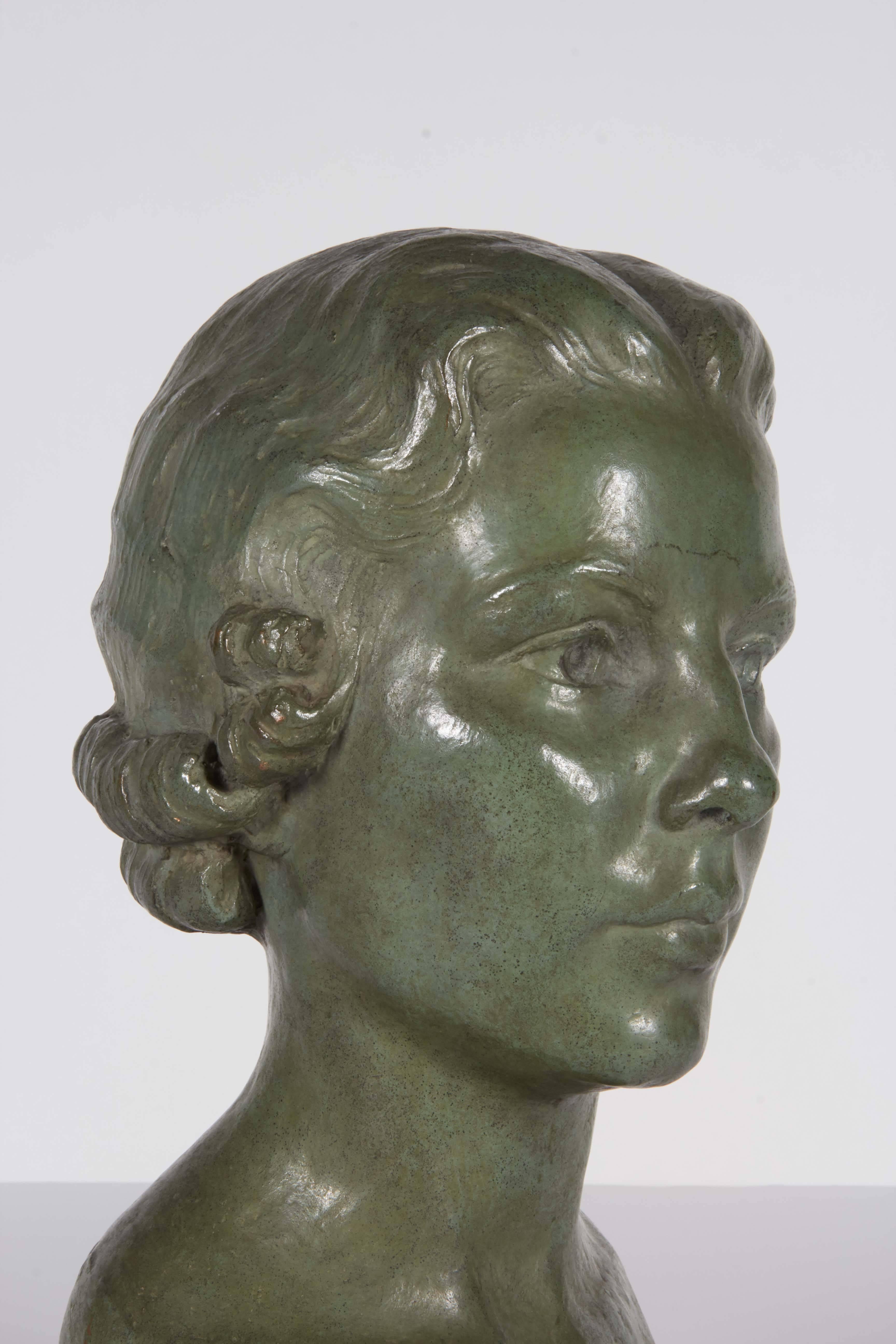 Bronze Woman Bust In Excellent Condition In New York, NY